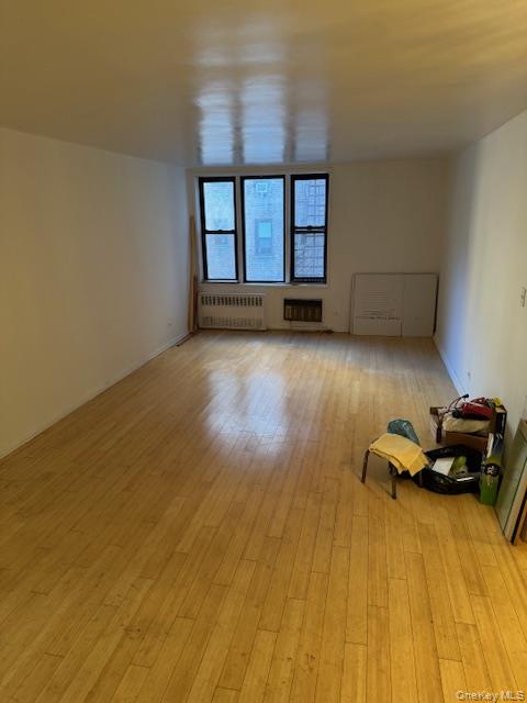 #9 photo, 8330 Vietor Avenue, クイーンズ区 Elmhurst , NY 11373