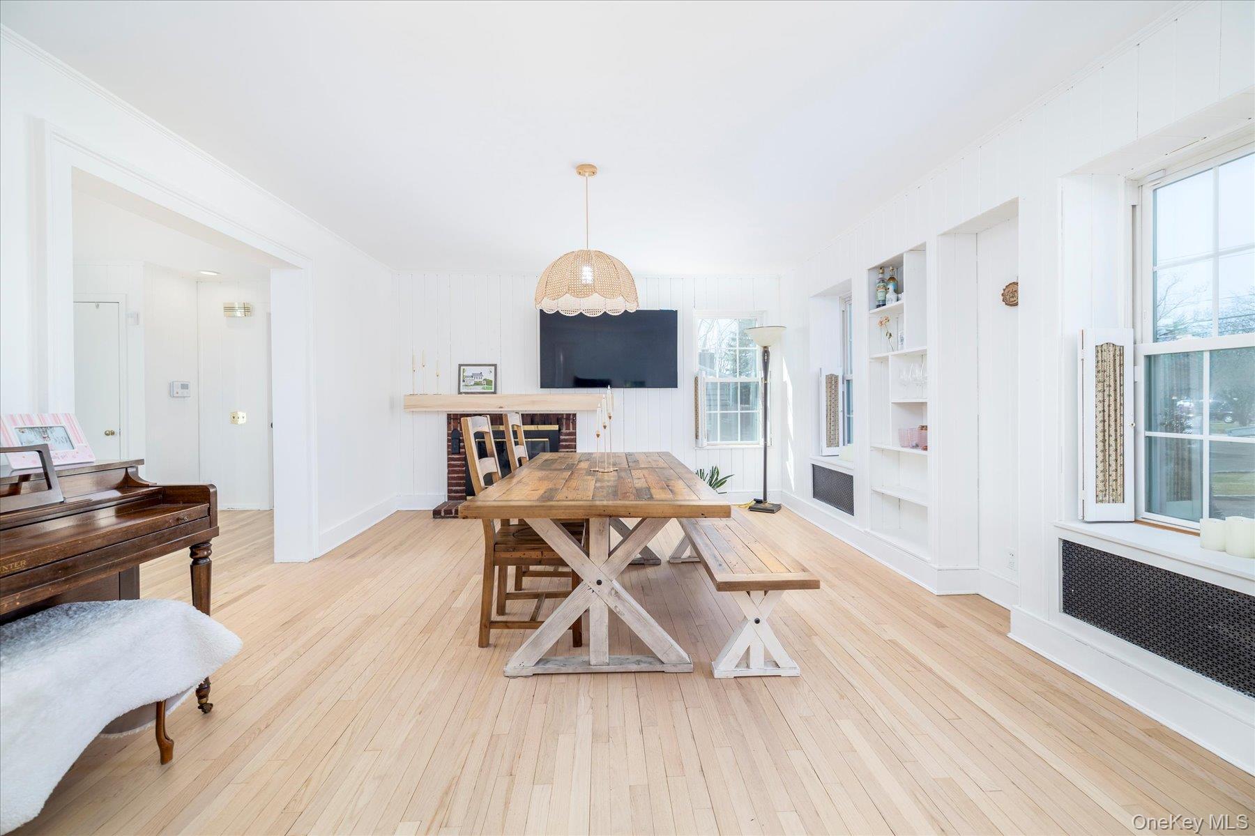 #13 photo, 1885 Washington Avenue, Seaford , NY 11783