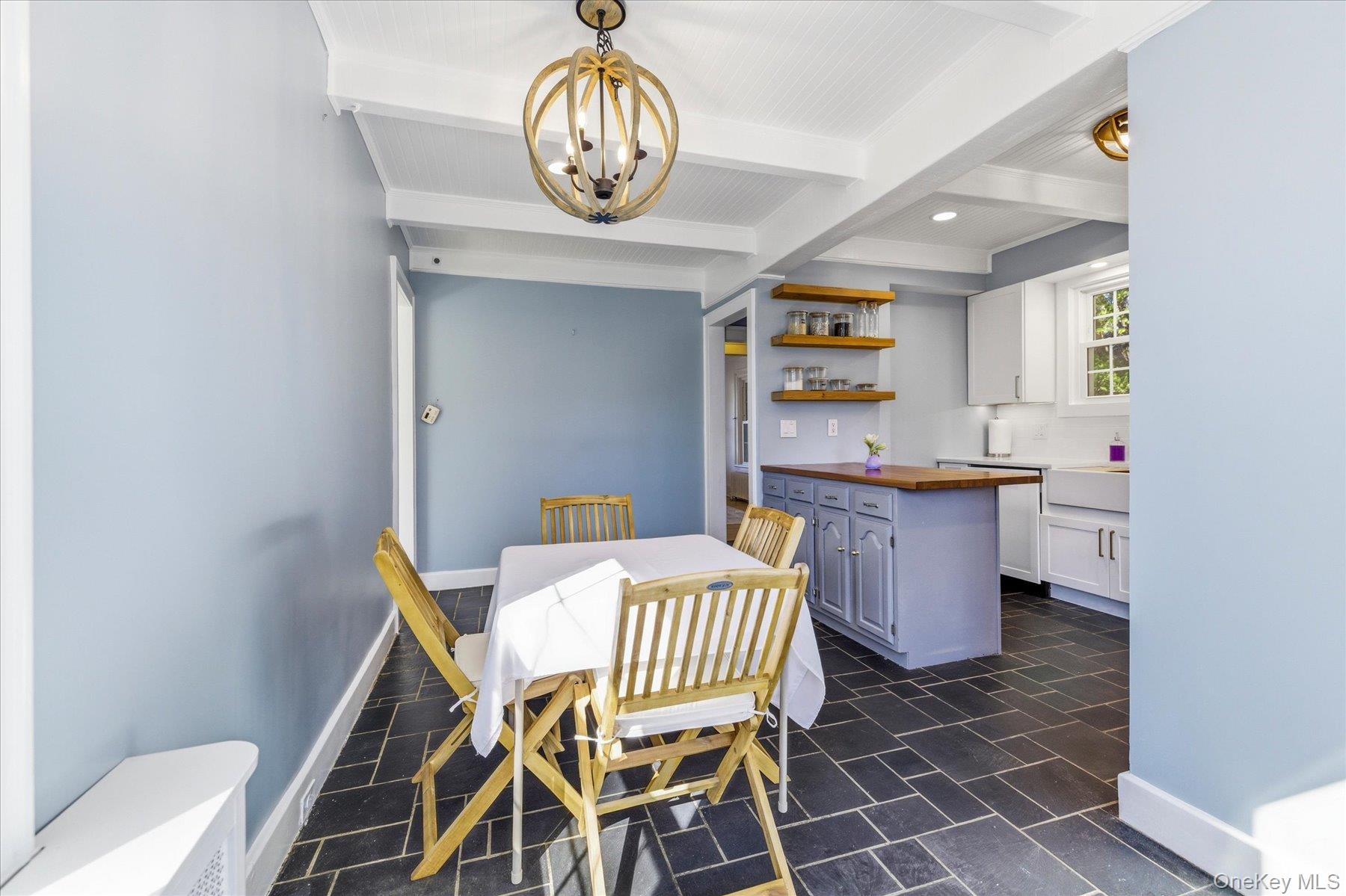 #18 photo, 1885 Washington Avenue, Seaford , NY 11783