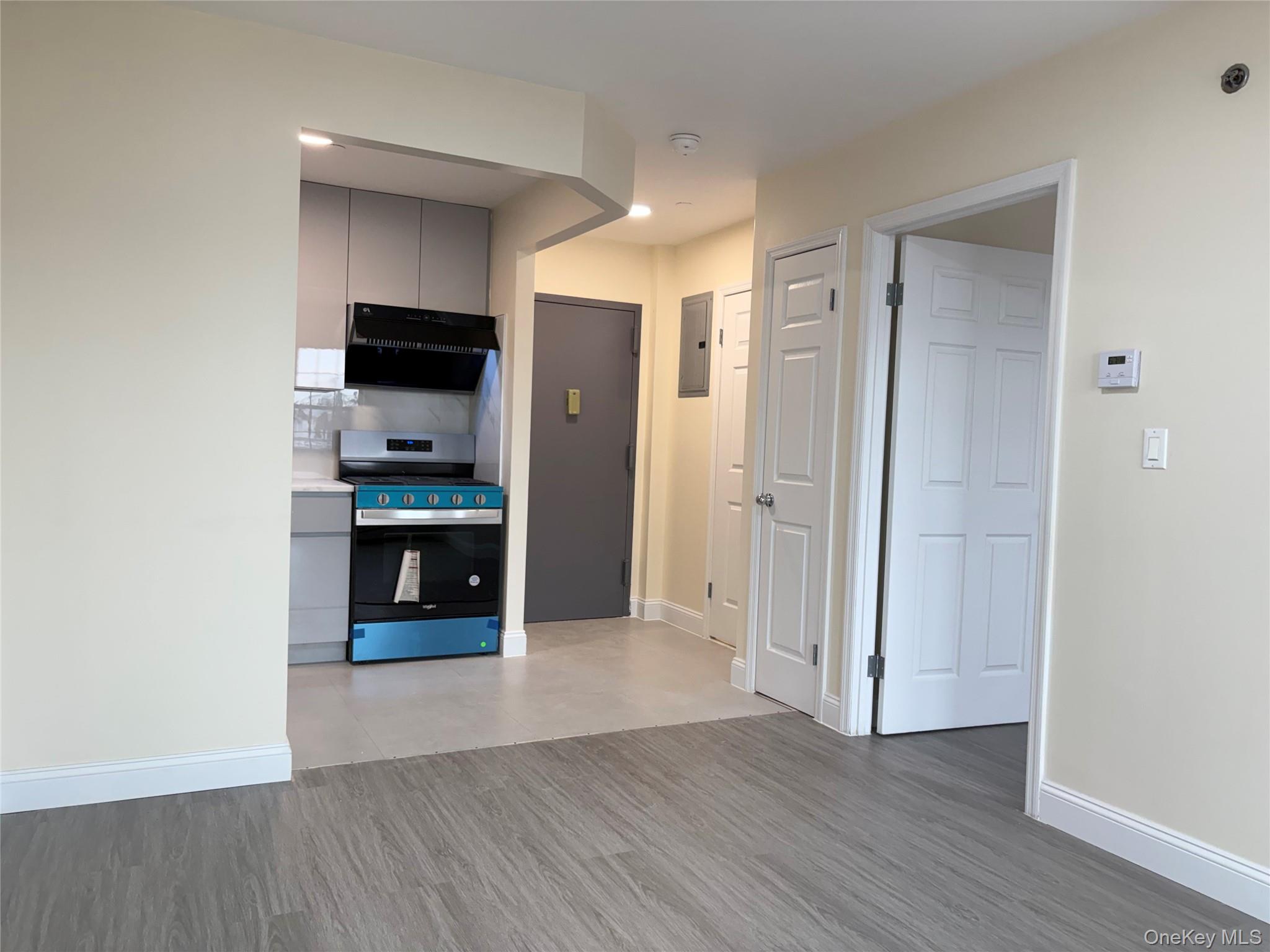 #10 photo, 4135 67th Street, クイーンズ区 Woodside , NY 11377