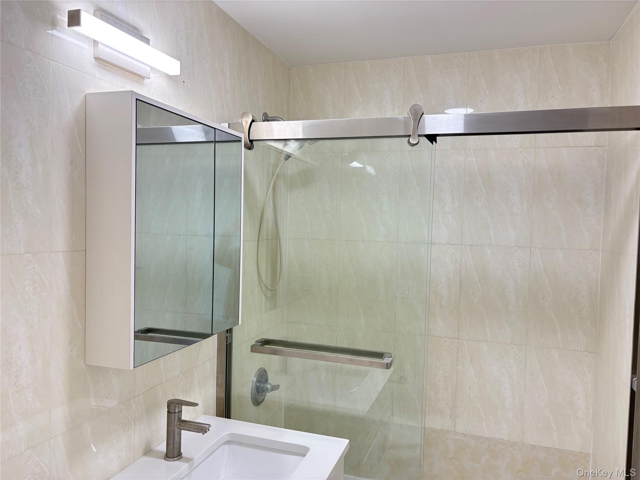 #14 photo, 4135 67th Street, クイーンズ区 Woodside , NY 11377