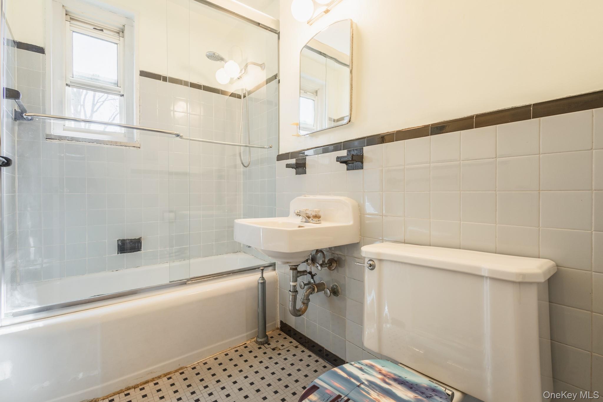 #11 photo, 61-28 255th, クイーンズ区 Little Neck , NY 11362