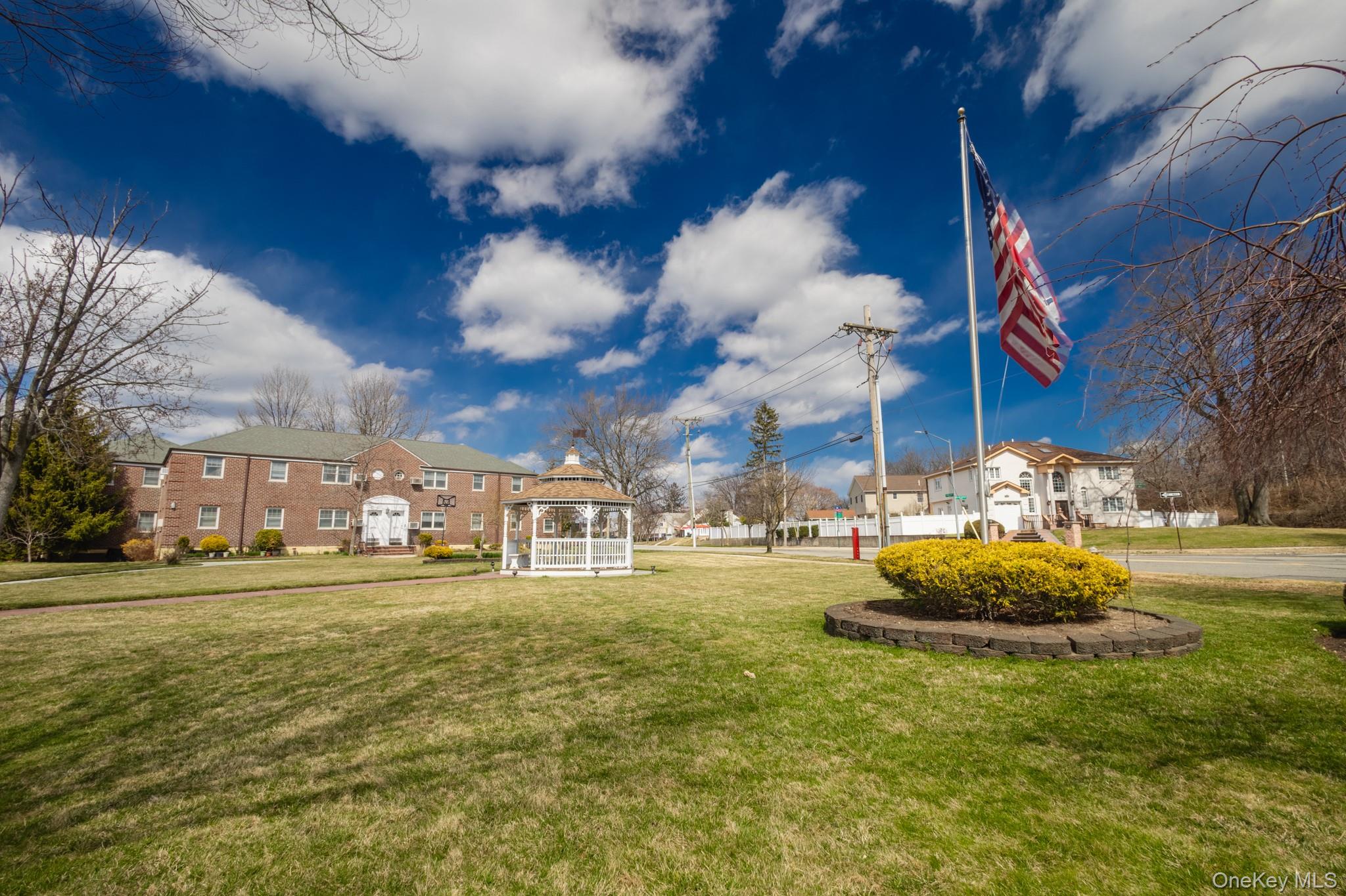 #14 photo, 61-28 255th, クイーンズ区 Little Neck , NY 11362