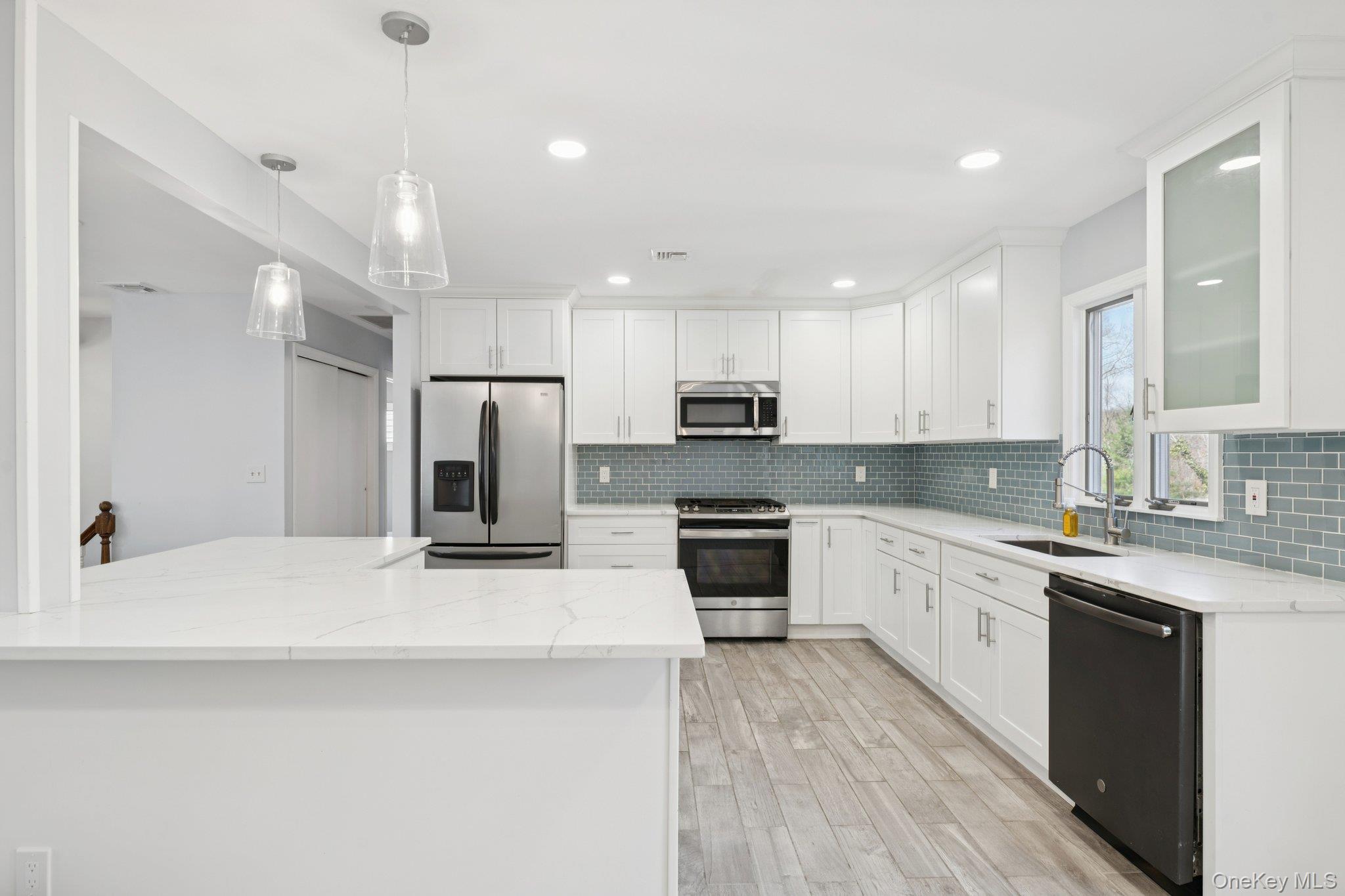 #13 photo, 159 Chestnut Circle, Northport , NY 11768