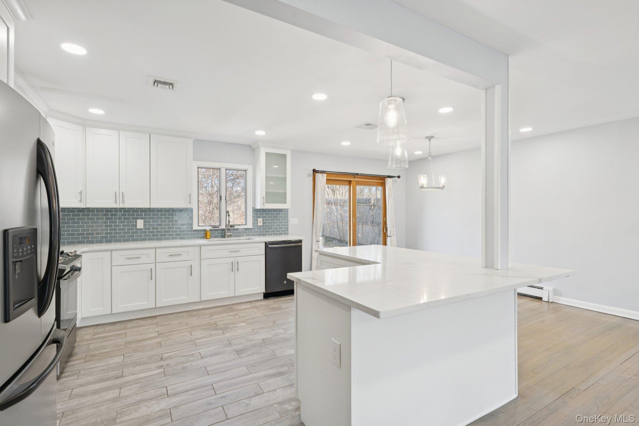 #14 photo, 159 Chestnut Circle, Northport , NY 11768