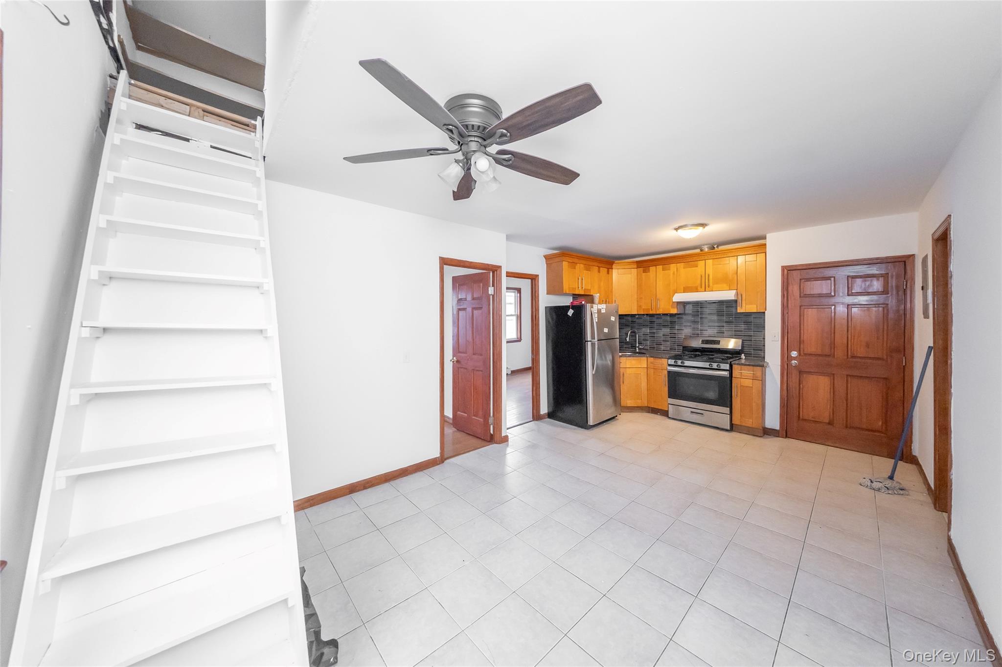 #8 photo, 11613 14th Road, クイーンズ区 College Point , NY 11356