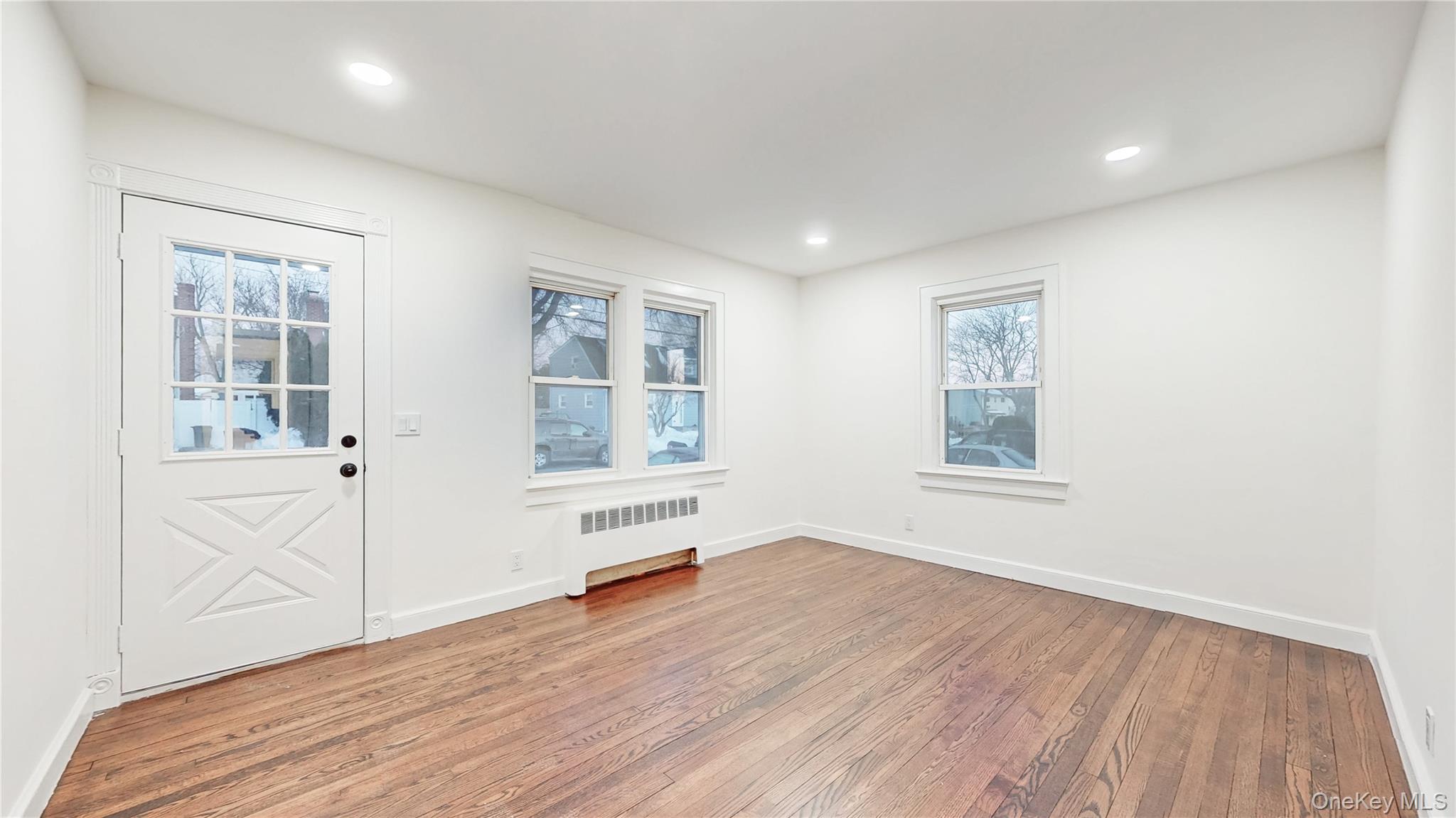 #4 photo, 23 Cherry Street, Саффолк ‖ East Northport , NY 11731