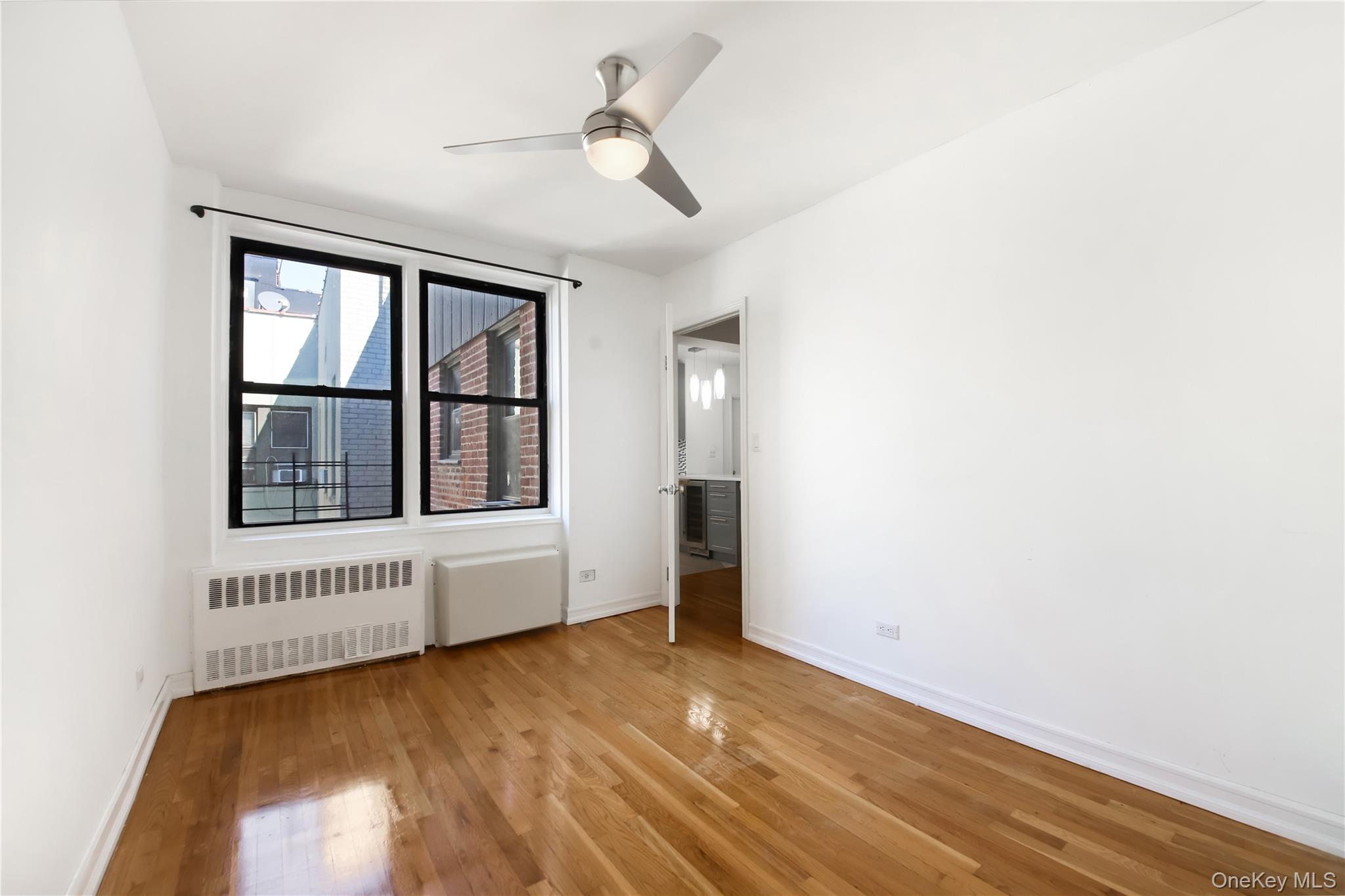 #3 photo, 488 Ocean Parkway, ブルックリン区 Brooklyn , NY 11218