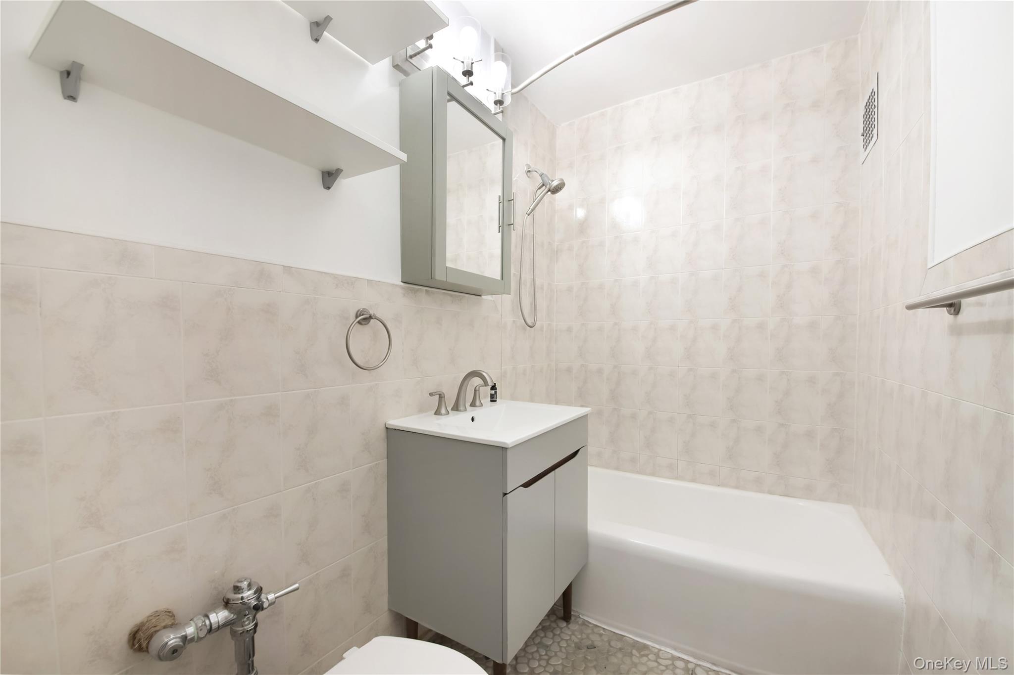 #8 photo, 488 Ocean Parkway, ブルックリン区 Brooklyn , NY 11218