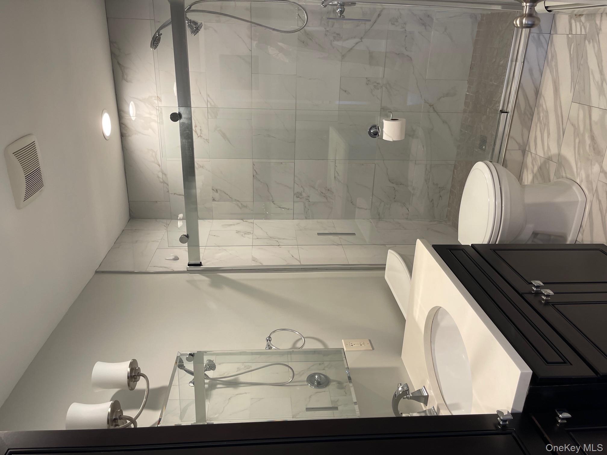 #4 photo, 9 N Maryland Avenue, Port Washington , NY 11050