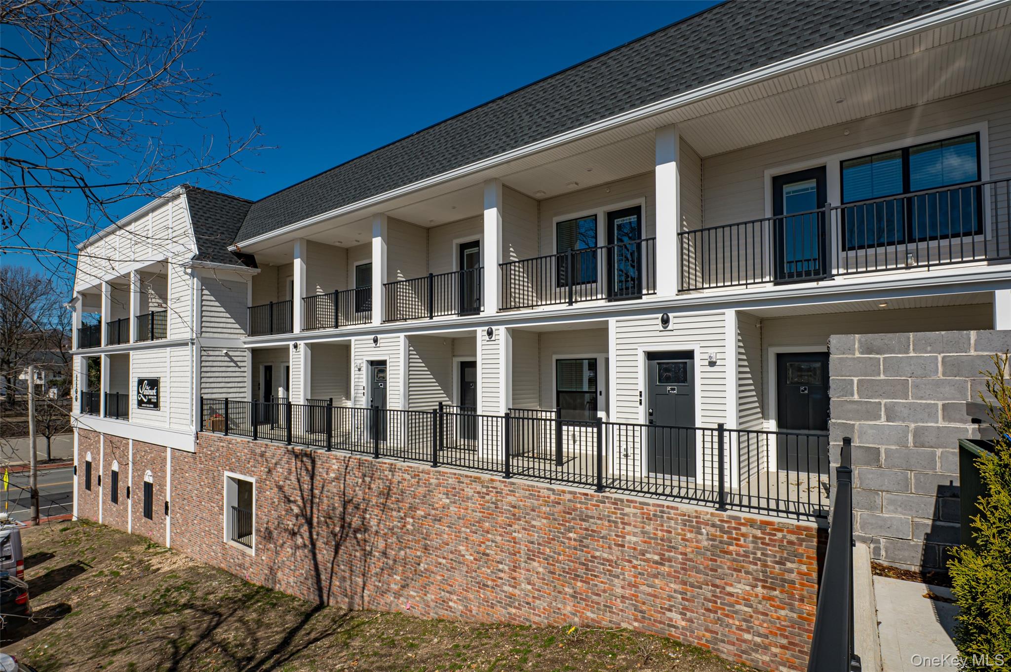 #2 photo, 1100 New York Avenue, サフォーク郡 Huntington Station , NY 11746