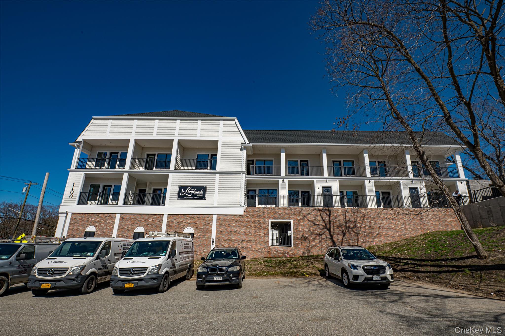 #4 photo, 1100 New York Avenue, サフォーク郡 Huntington Station , NY 11746