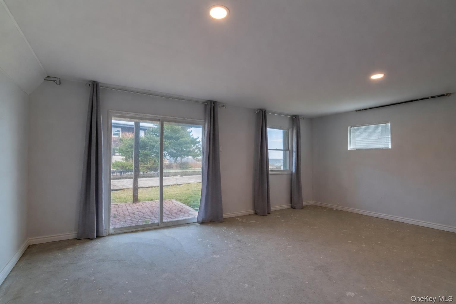 #20 photo, 125 S Bay Drive, Саффолк ‖ Babylon , NY 11702