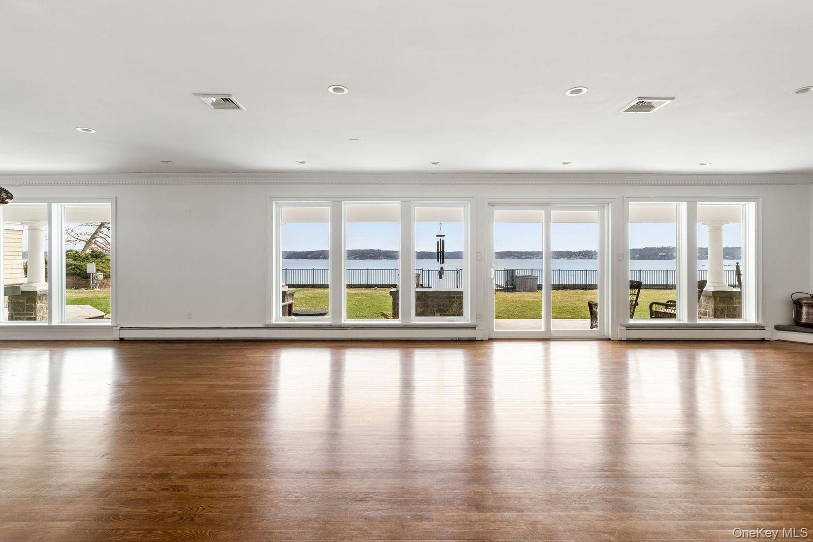 #7 photo, 33 Beach Road, サフォーク郡 Northport , NY 11768