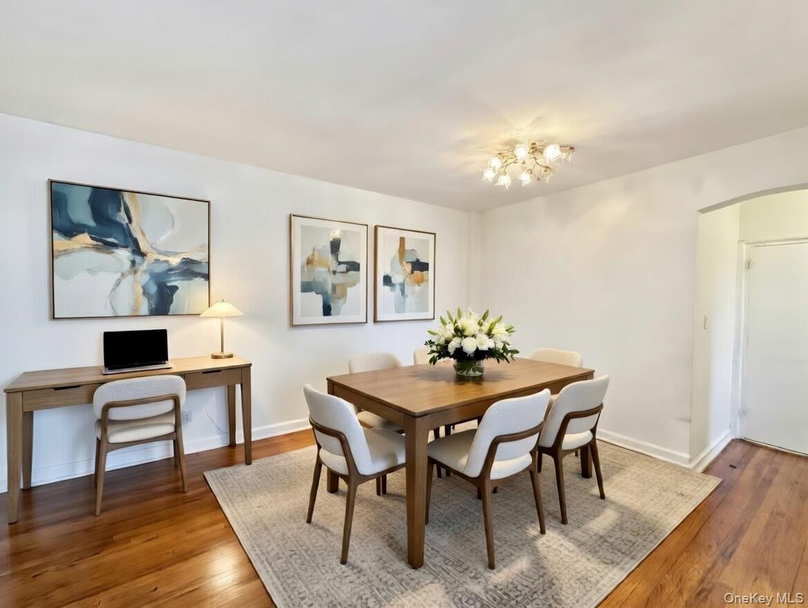 #4 photo, 22-08 76th Street, クイーンズ区 East Elmhurst , NY 11370