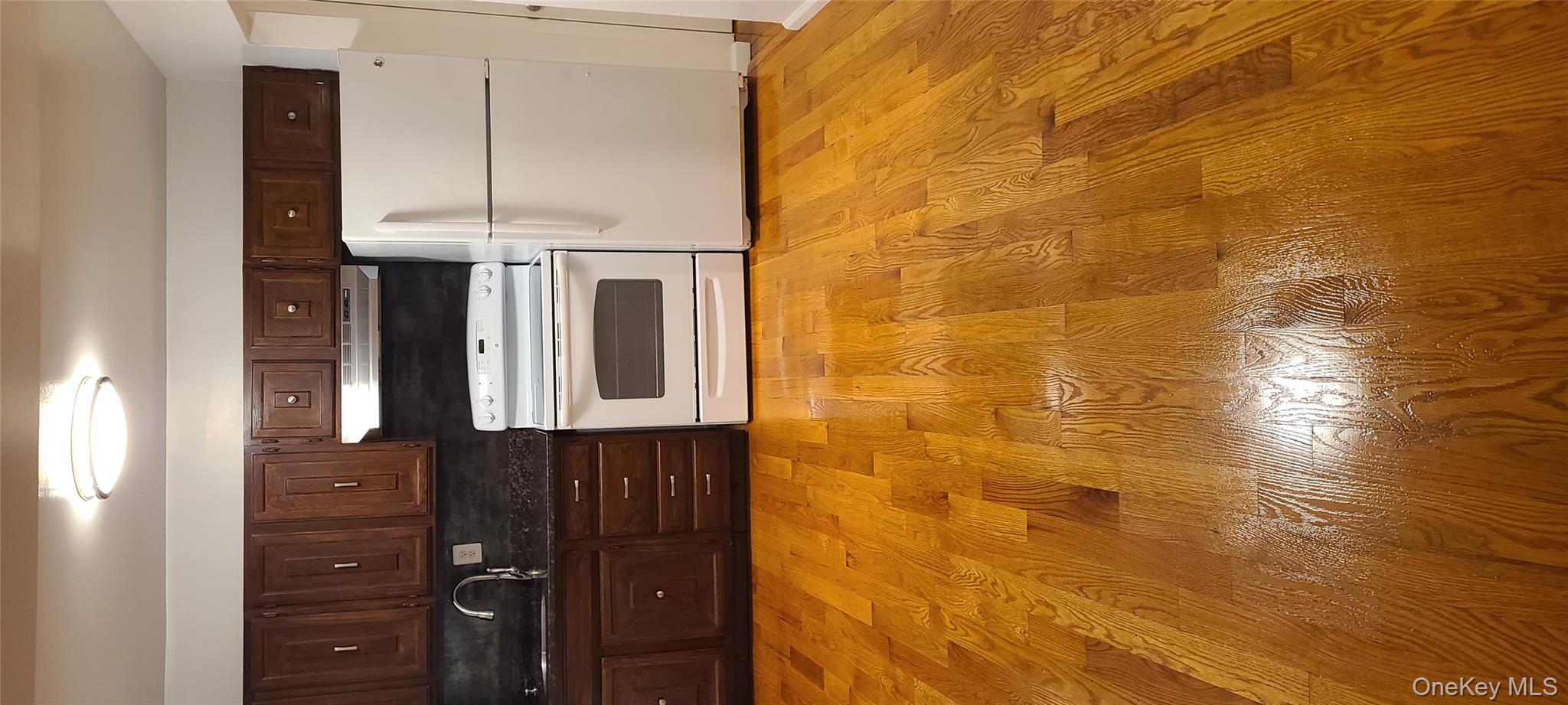 #1 photo, 211-02 23 Avenue, クイーンズ区 Bayside , NY 11360