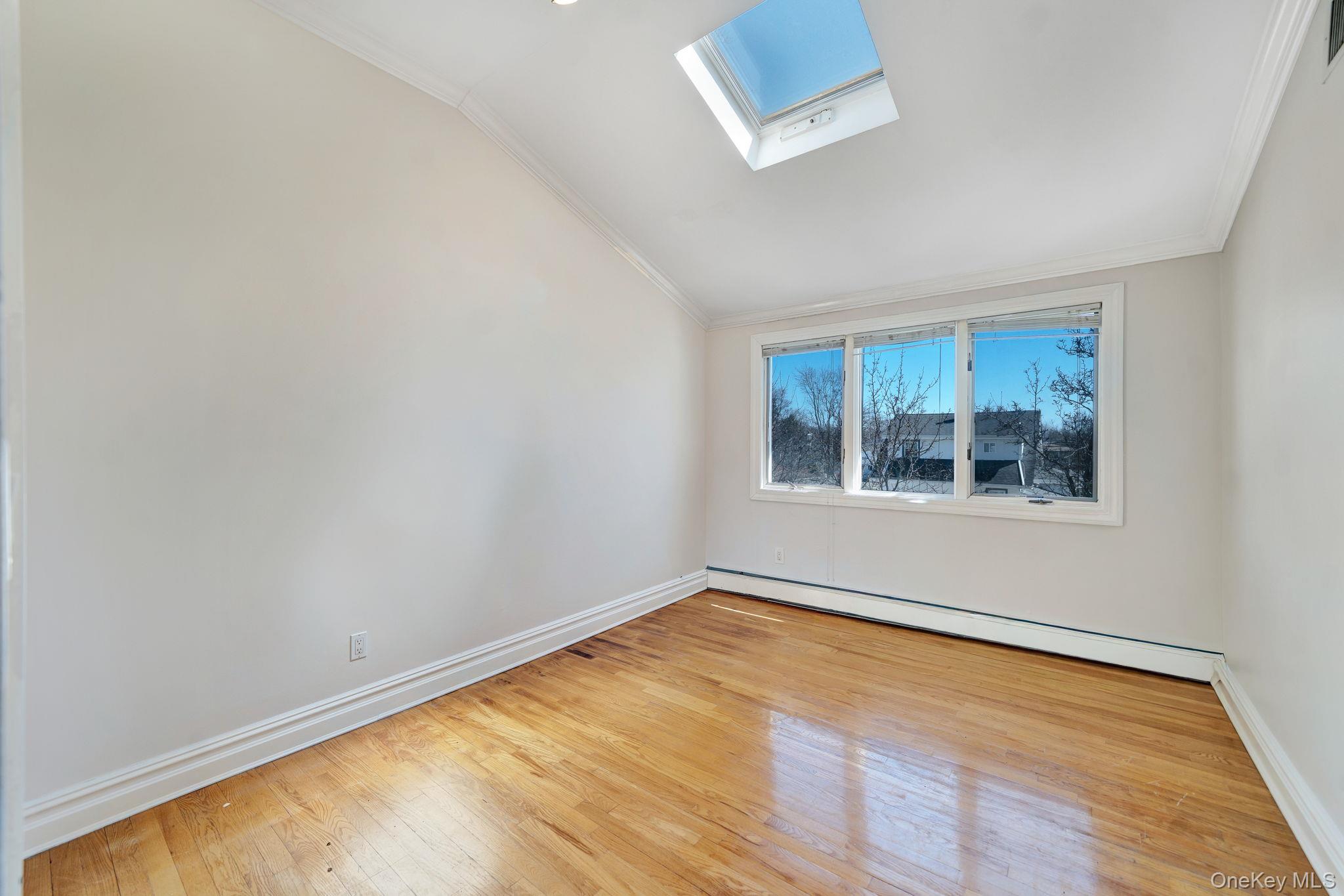 #12 photo, 76 Balcom Road, Нассау ‖ Farmingdale , NY 11735