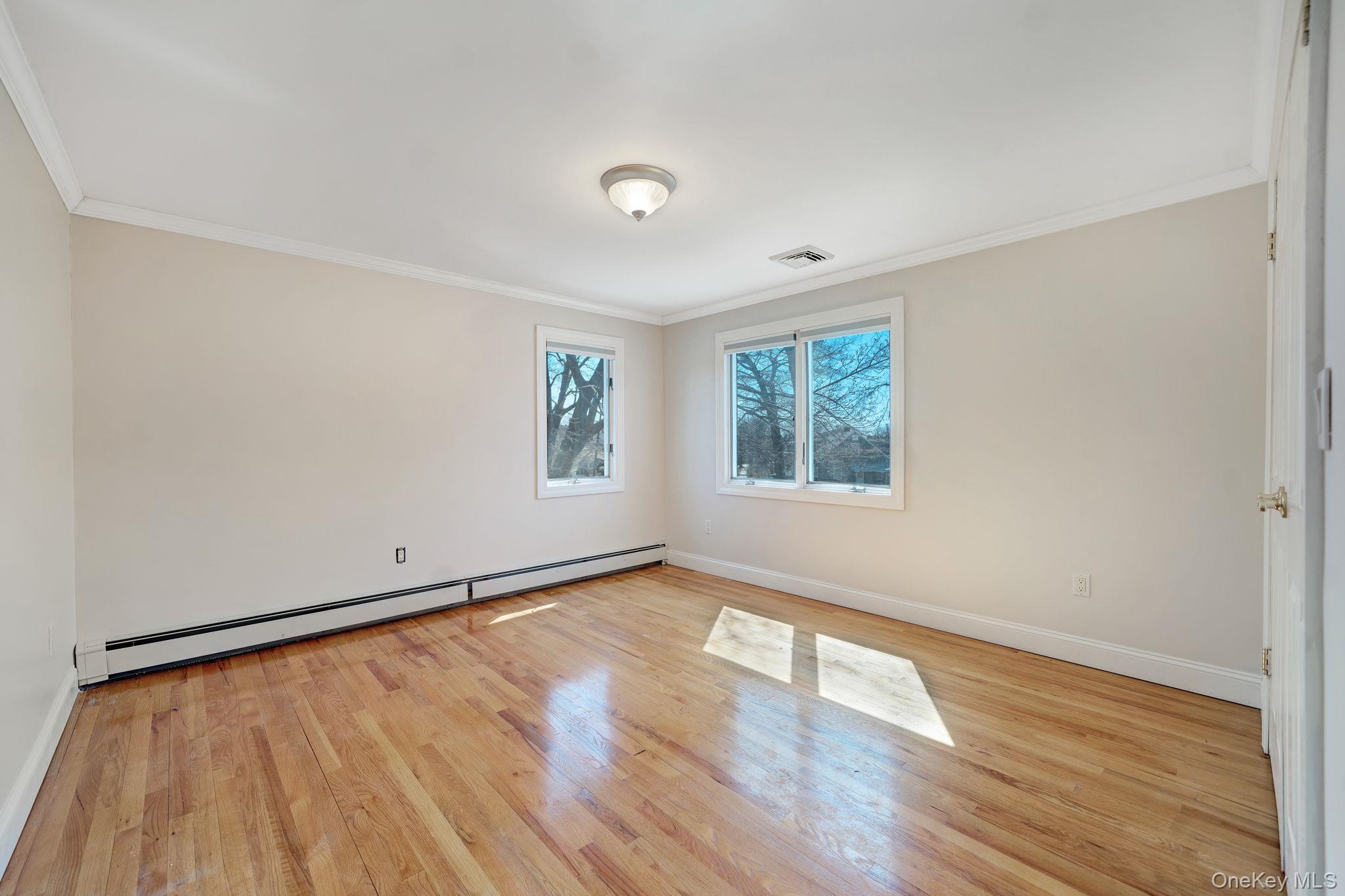 #13 photo, 76 Balcom Road, Нассау ‖ Farmingdale , NY 11735