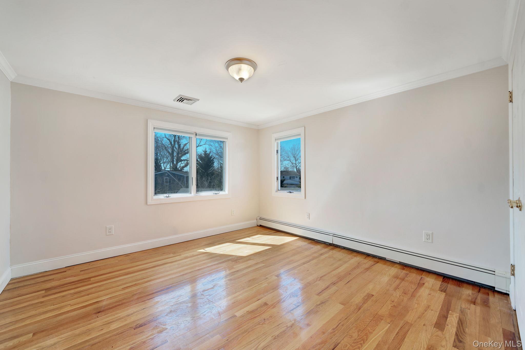 #14 photo, 76 Balcom Road, Нассау ‖ Farmingdale , NY 11735