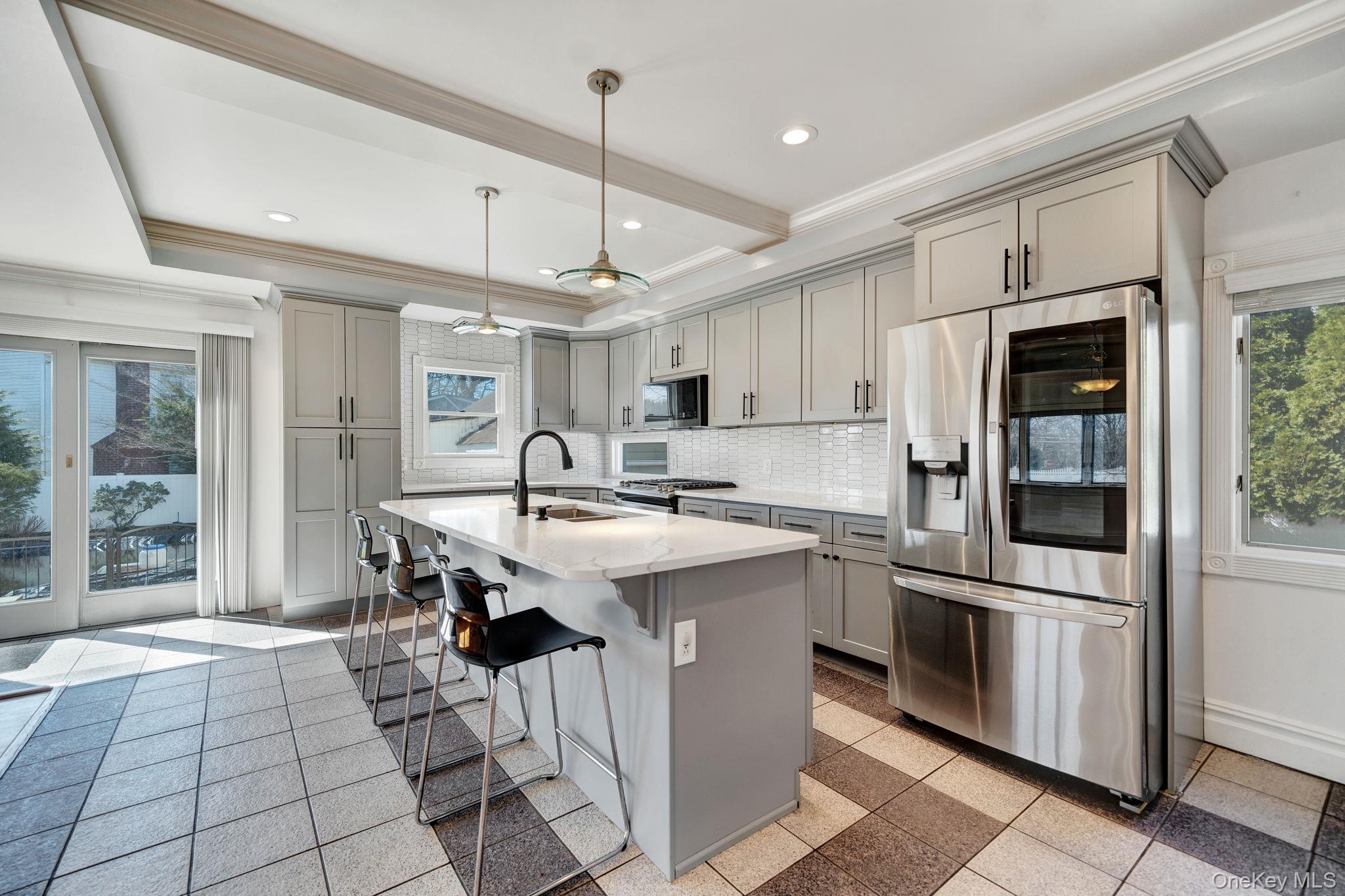 #5 photo, 76 Balcom Road, Нассау ‖ Farmingdale , NY 11735