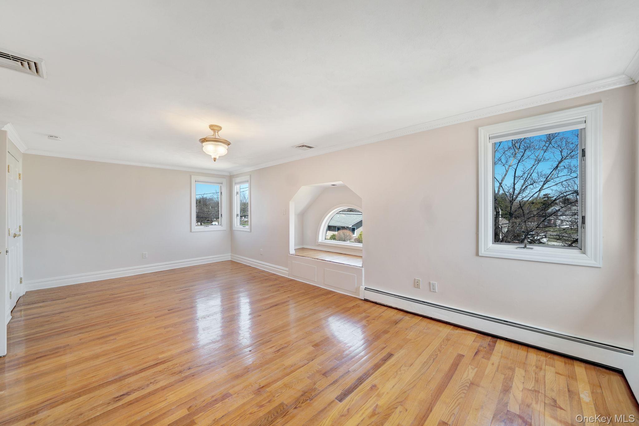 #9 photo, 76 Balcom Road, Нассау ‖ Farmingdale , NY 11735