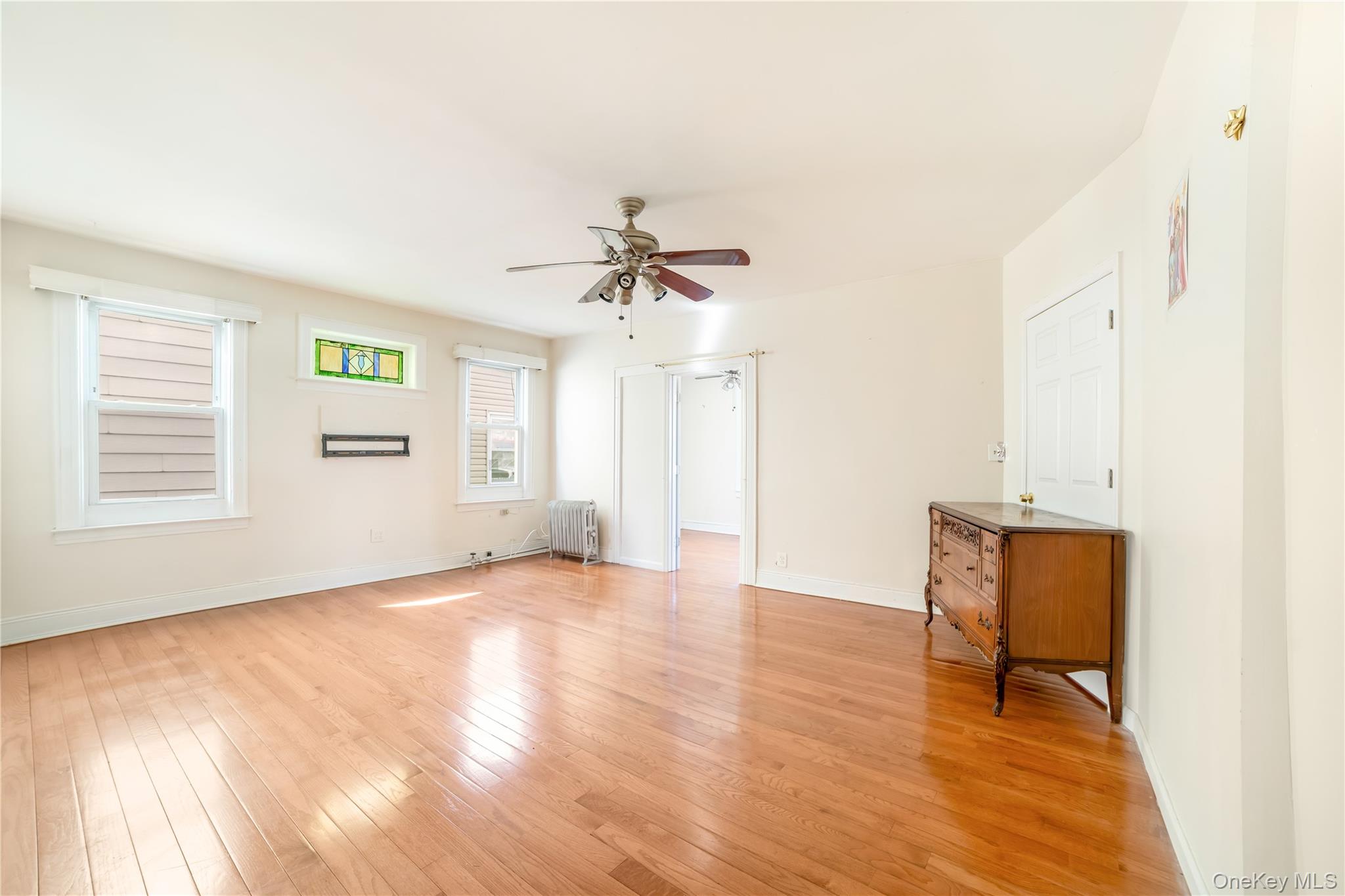 #3 photo, 8905 Moline Street, Куинс ‖ Queens Village , NY 11428