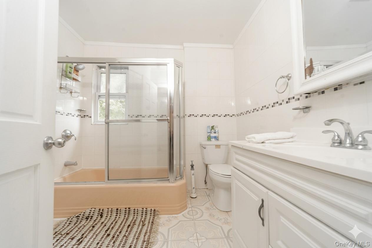 #9 photo, 8905 Moline Street, Куинс ‖ Queens Village , NY 11428