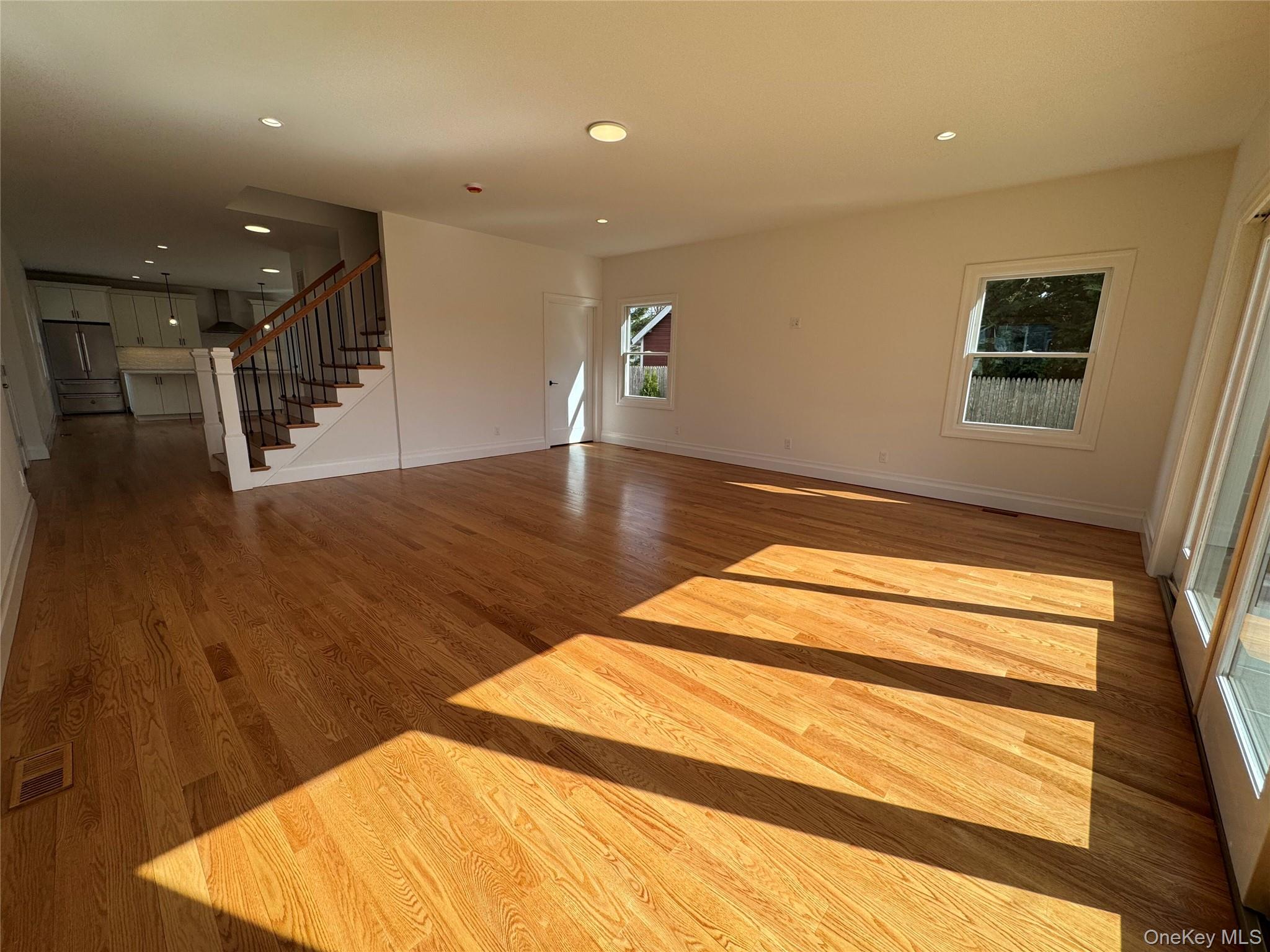 #4 photo, 11 First Street, ナッソー郡 Glenwood Landing , NY 11547