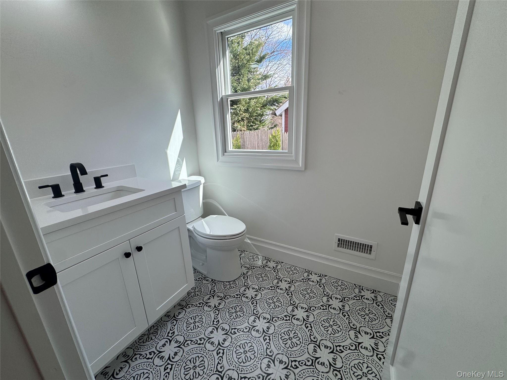 #5 photo, 11 First Street, ナッソー郡 Glenwood Landing , NY 11547