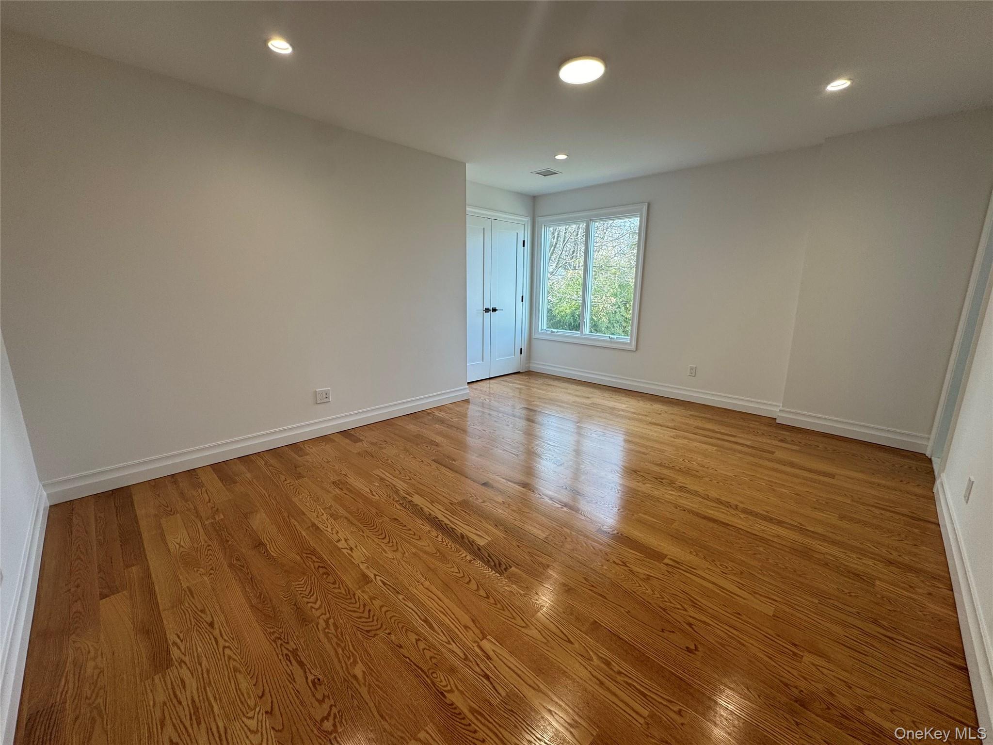 #9 photo, 11 First Street, ナッソー郡 Glenwood Landing , NY 11547