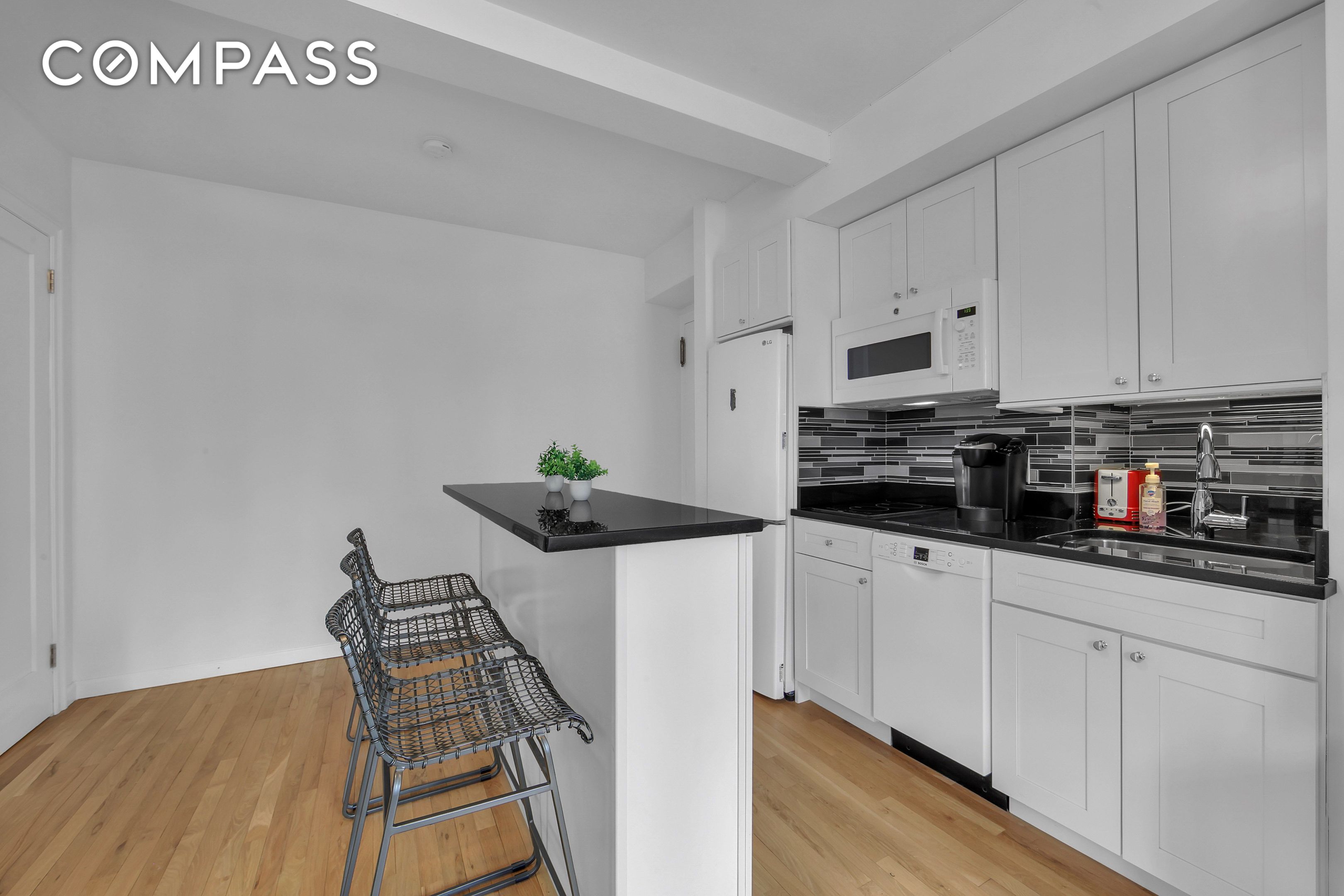 #5 photo, 45 Tudor City Place, マンハッタン Midtown East , NY 10017