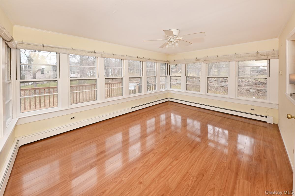 #14 photo, 160 E Willow Tree Road, 紐約州 Spring Valley , NY 10977