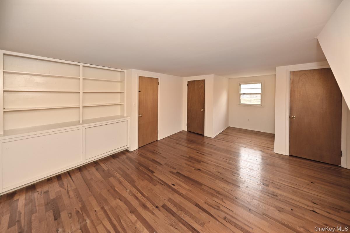 #17 photo, 160 E Willow Tree Road, 紐約州 Spring Valley , NY 10977