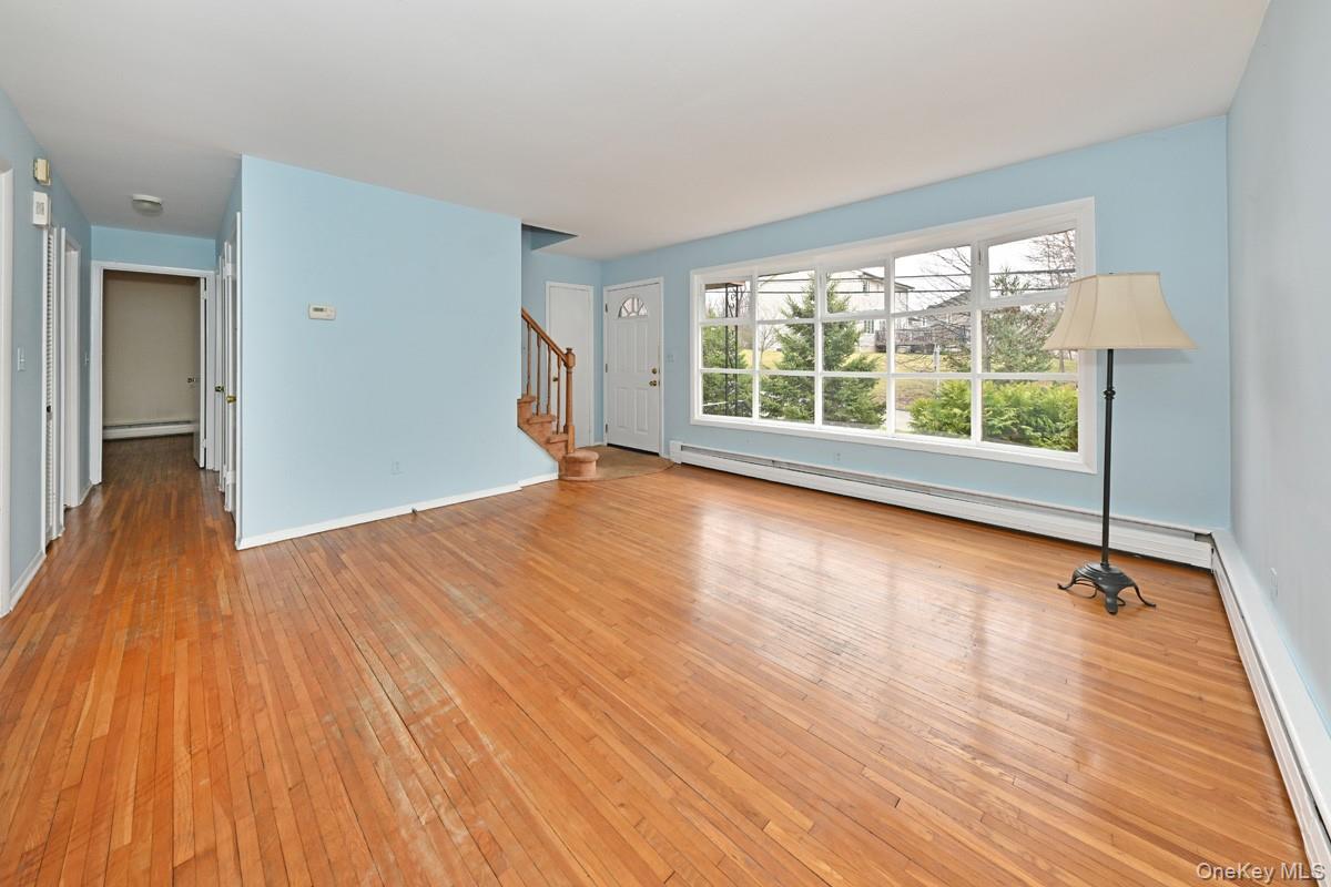 #4 photo, 160 E Willow Tree Road, 紐約州 Spring Valley , NY 10977