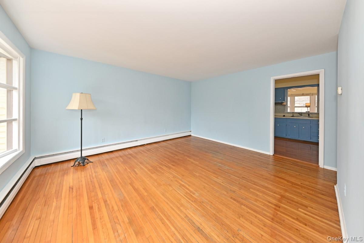 #7 photo, 160 E Willow Tree Road, 紐約州 Spring Valley , NY 10977