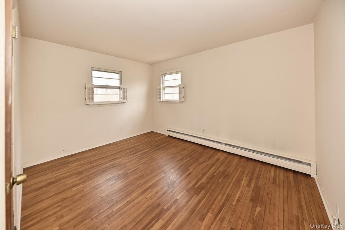 #8 photo, 160 E Willow Tree Road, 紐約州 Spring Valley , NY 10977