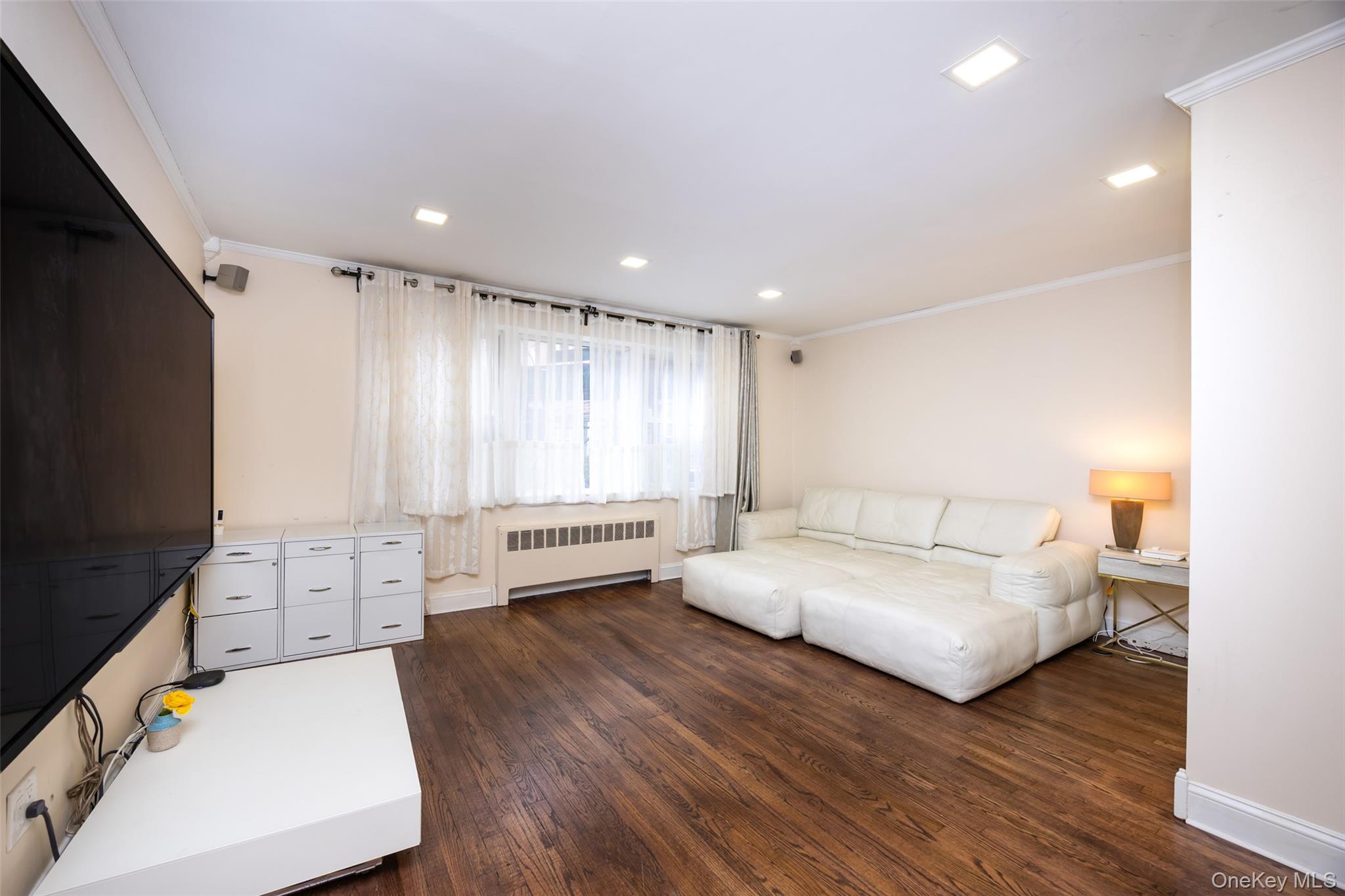 #1 photo, 13835 Jewel Avenue, クイーンズ区 Kew Garden Hills , NY 11367