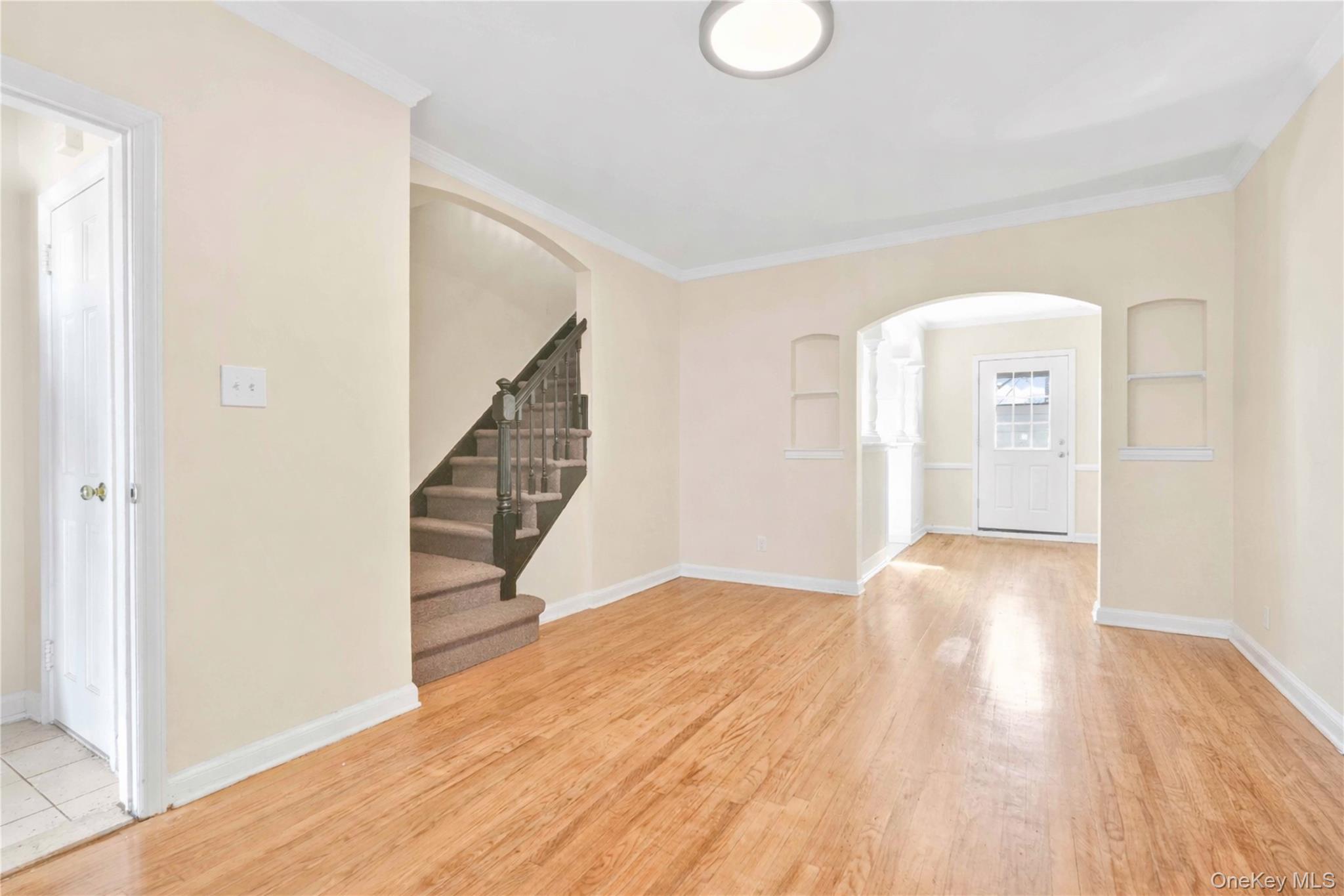 #11 photo, 136-76 71st Road, クイーンズ区 Kew Garden Hills , NY 11367