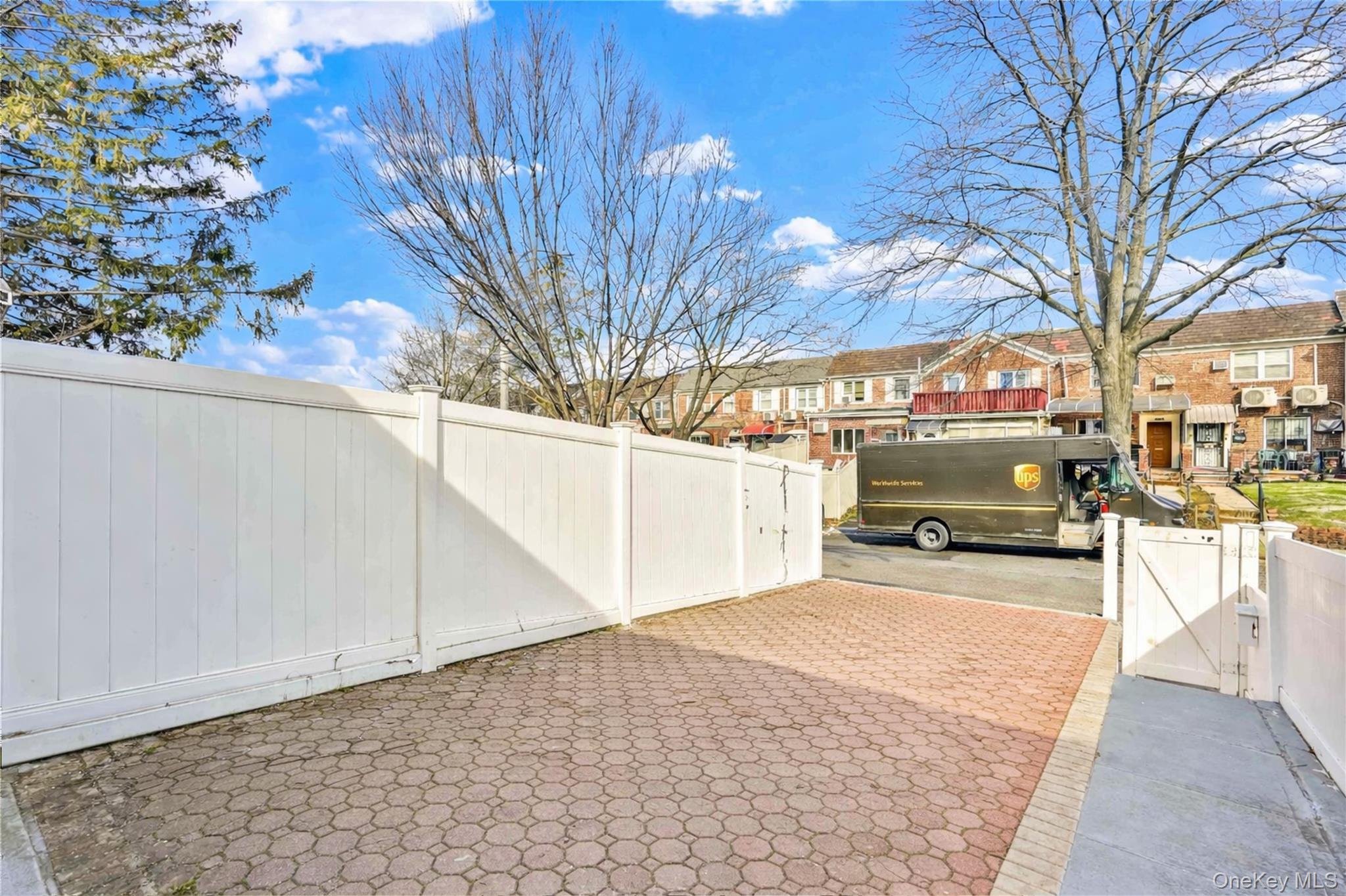 #3 photo, 136-76 71st Road, クイーンズ区 Kew Garden Hills , NY 11367