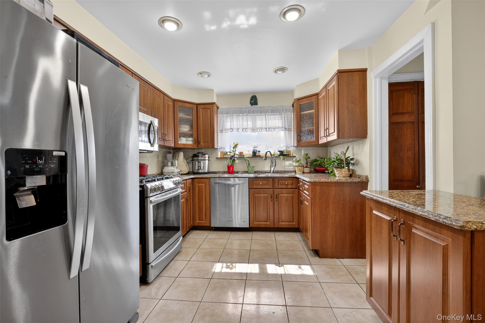 #11 photo, 85-12 65th Drive, クイーンズ区 Rego Park , NY 11374