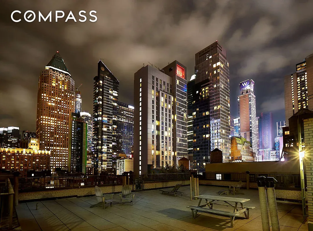 #10 photo, 325 W 45th Street, マンハッタン Hell's Kitchen , NY 10036