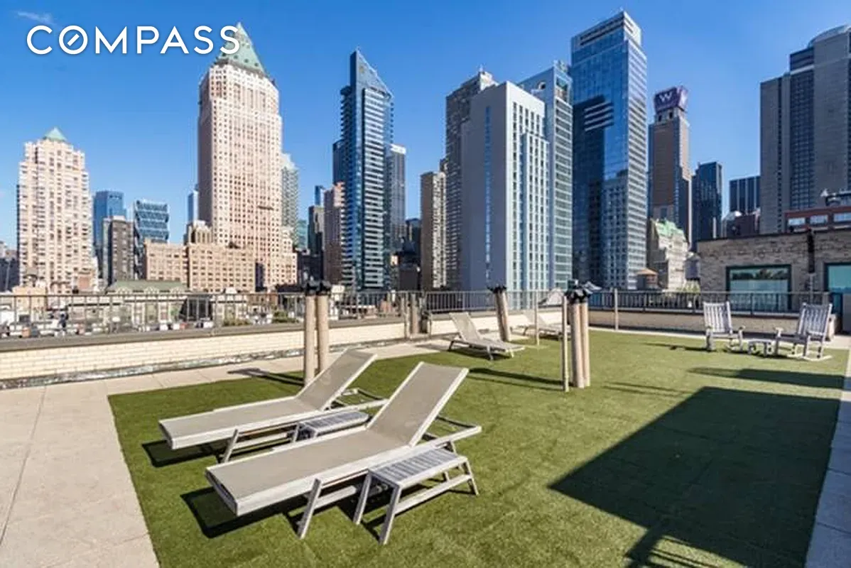 #11 photo, 325 W 45th Street, マンハッタン Hell's Kitchen , NY 10036