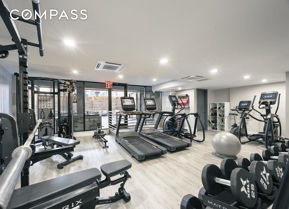 #12 photo, 101 E 2nd Street, マンハッタン East Village , NY 10009