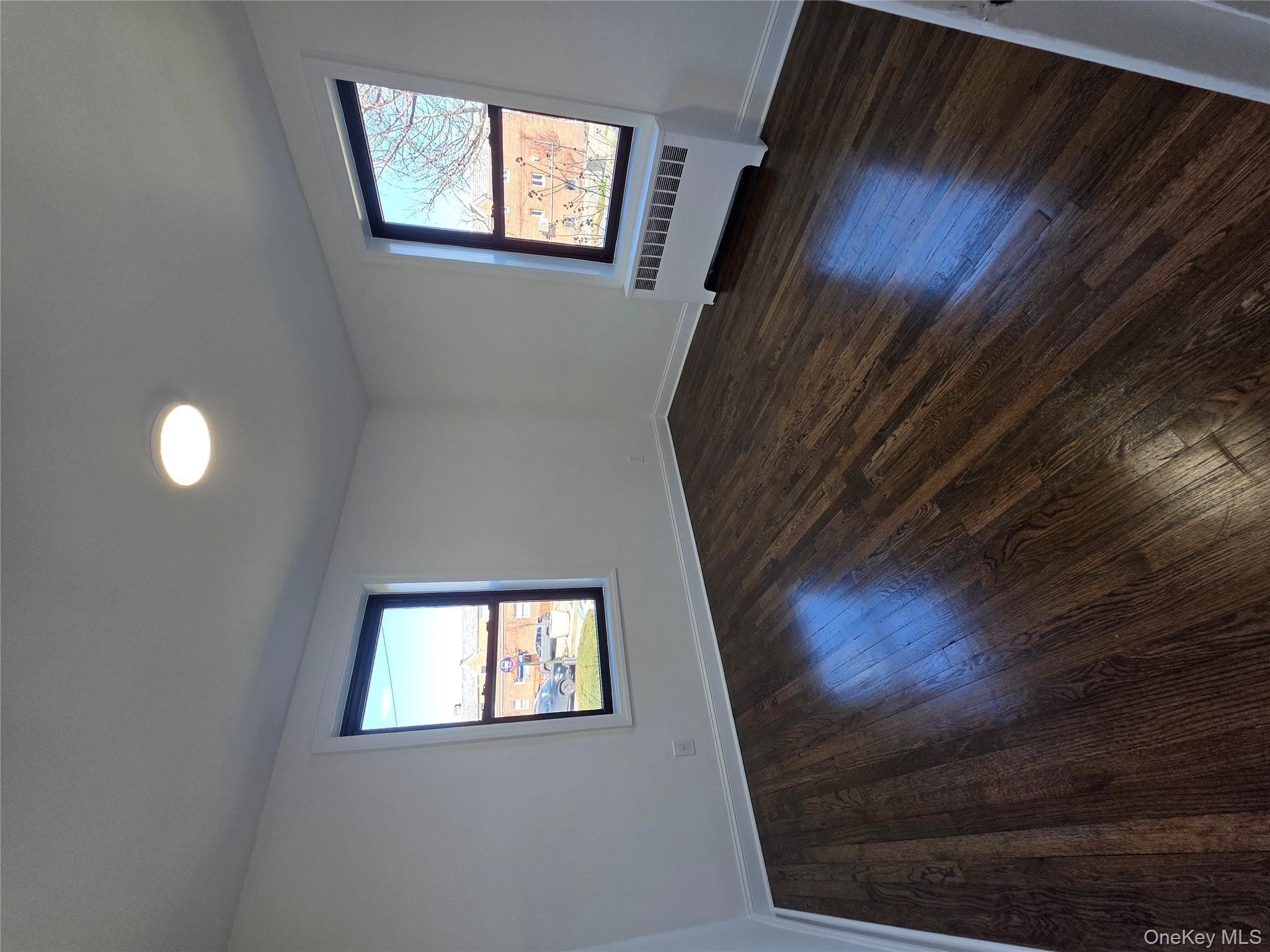 #10 photo, 22-10 80th Street, クイーンズ区 East Elmhurst , NY 11370