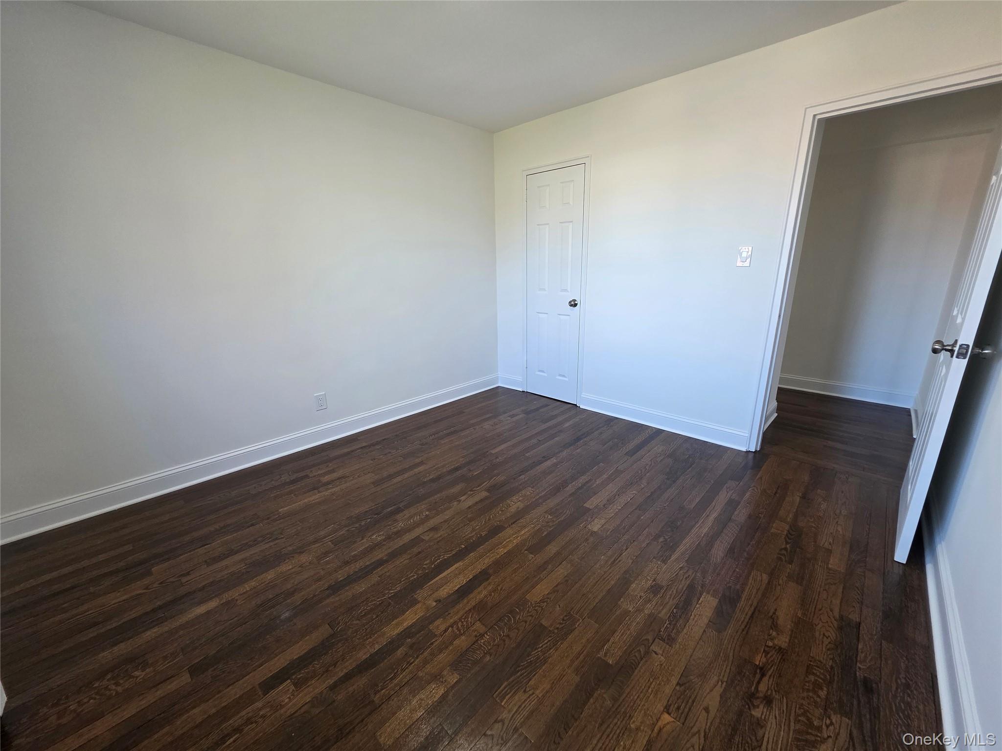 #12 photo, 22-10 80th Street, クイーンズ区 East Elmhurst , NY 11370