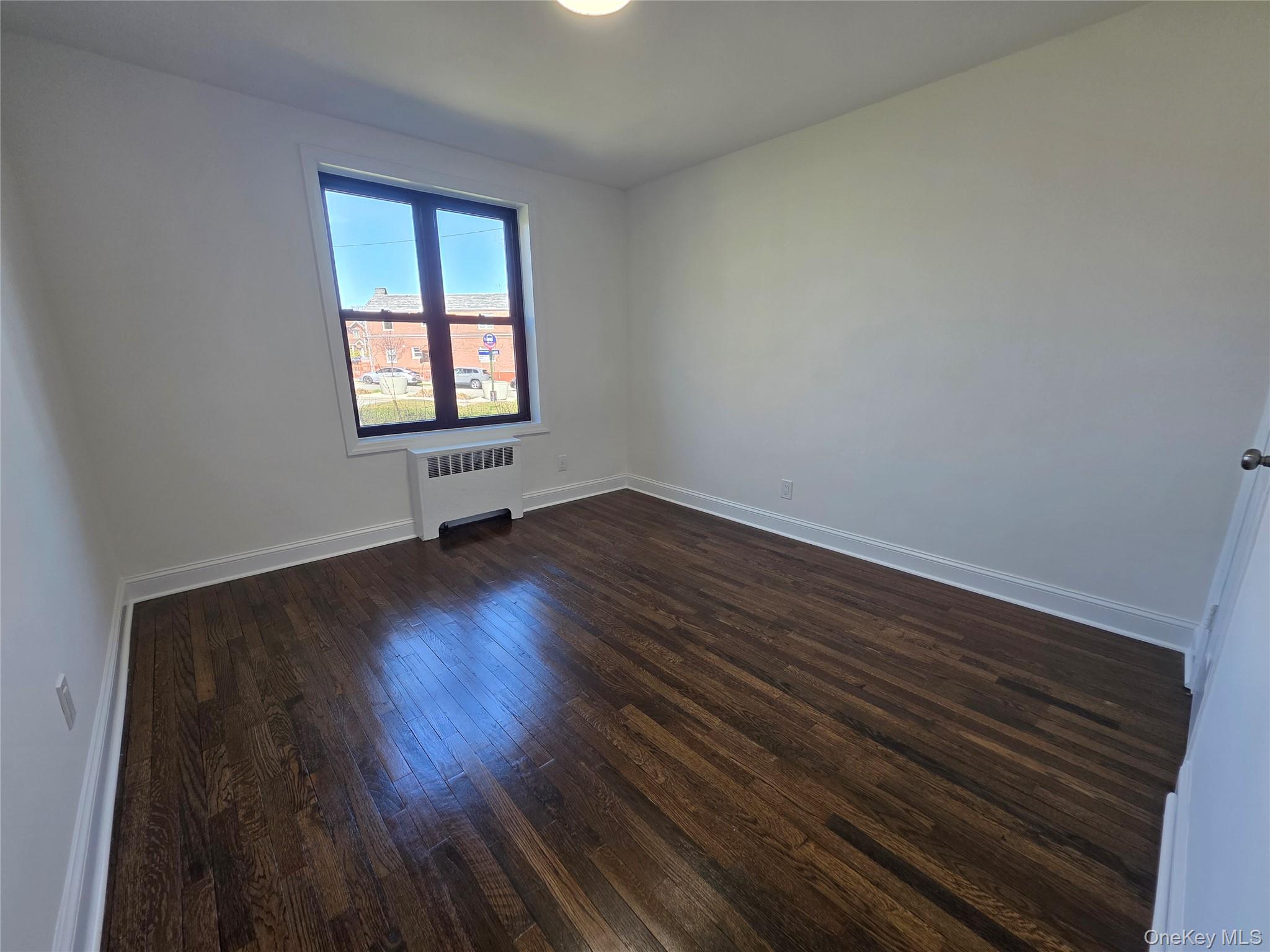 #13 photo, 22-10 80th Street, クイーンズ区 East Elmhurst , NY 11370