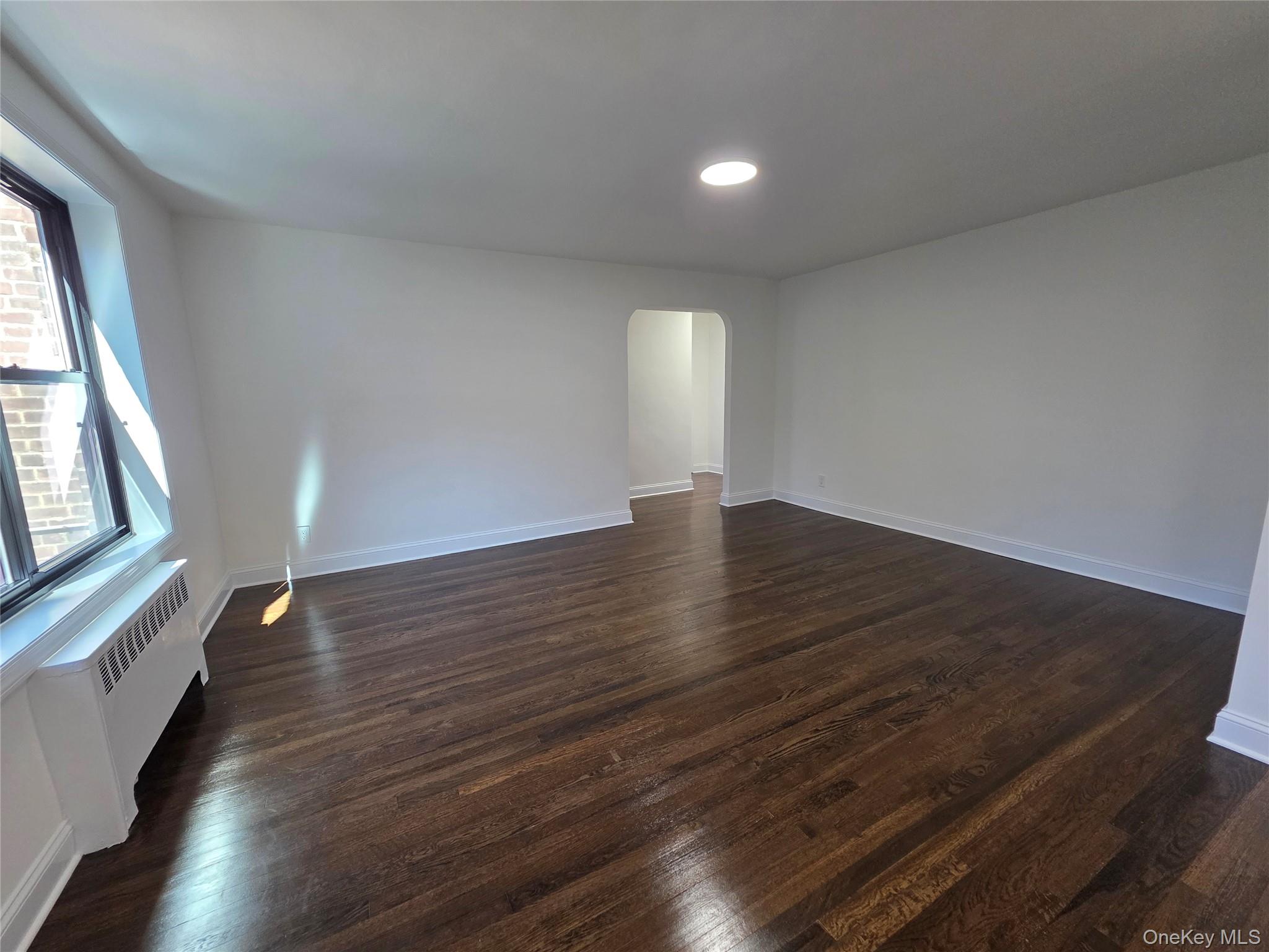 #2 photo, 22-10 80th Street, クイーンズ区 East Elmhurst , NY 11370