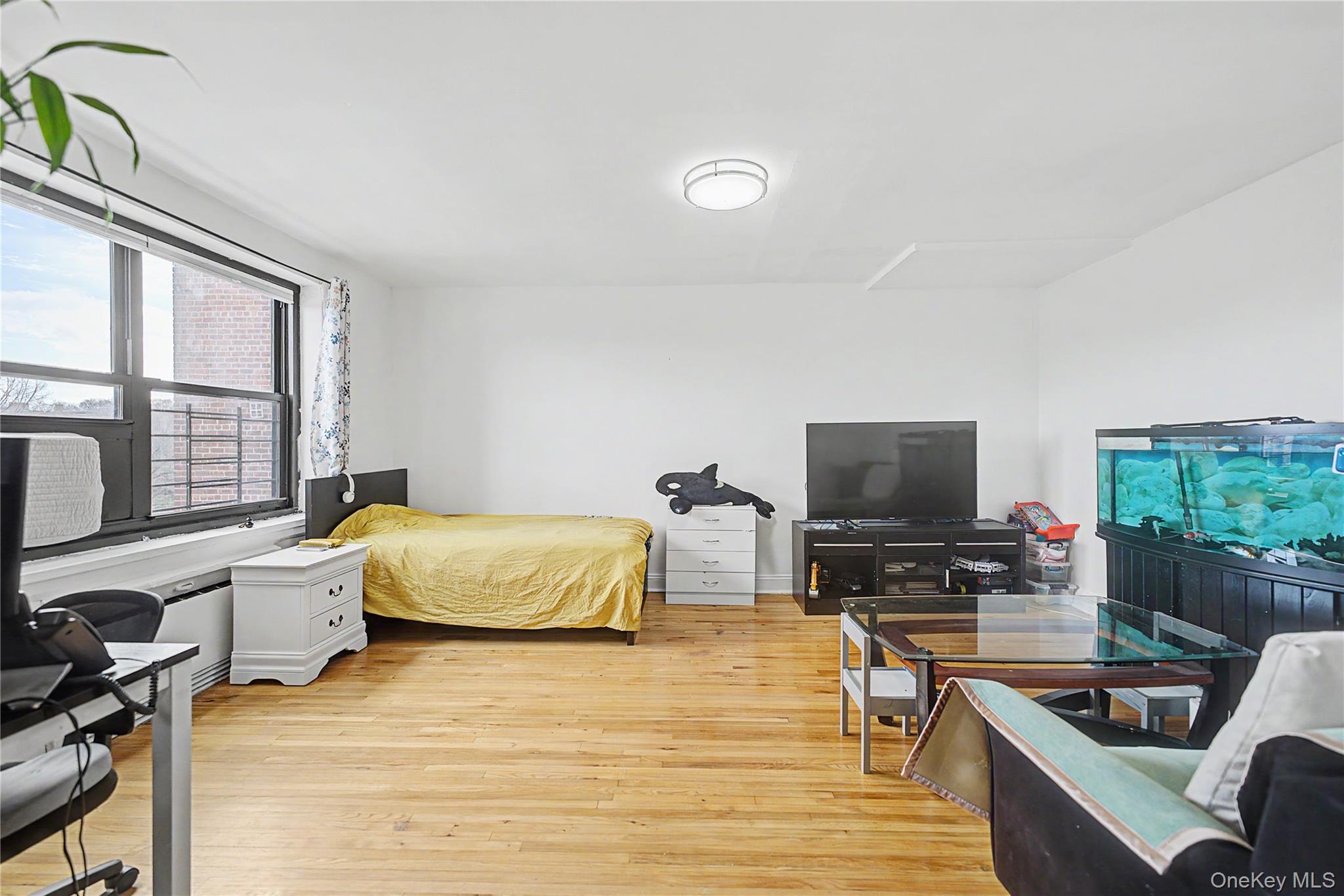 #2 photo, 7345 210th Street, クイーンズ区 Oakland Gardens , NY 11364