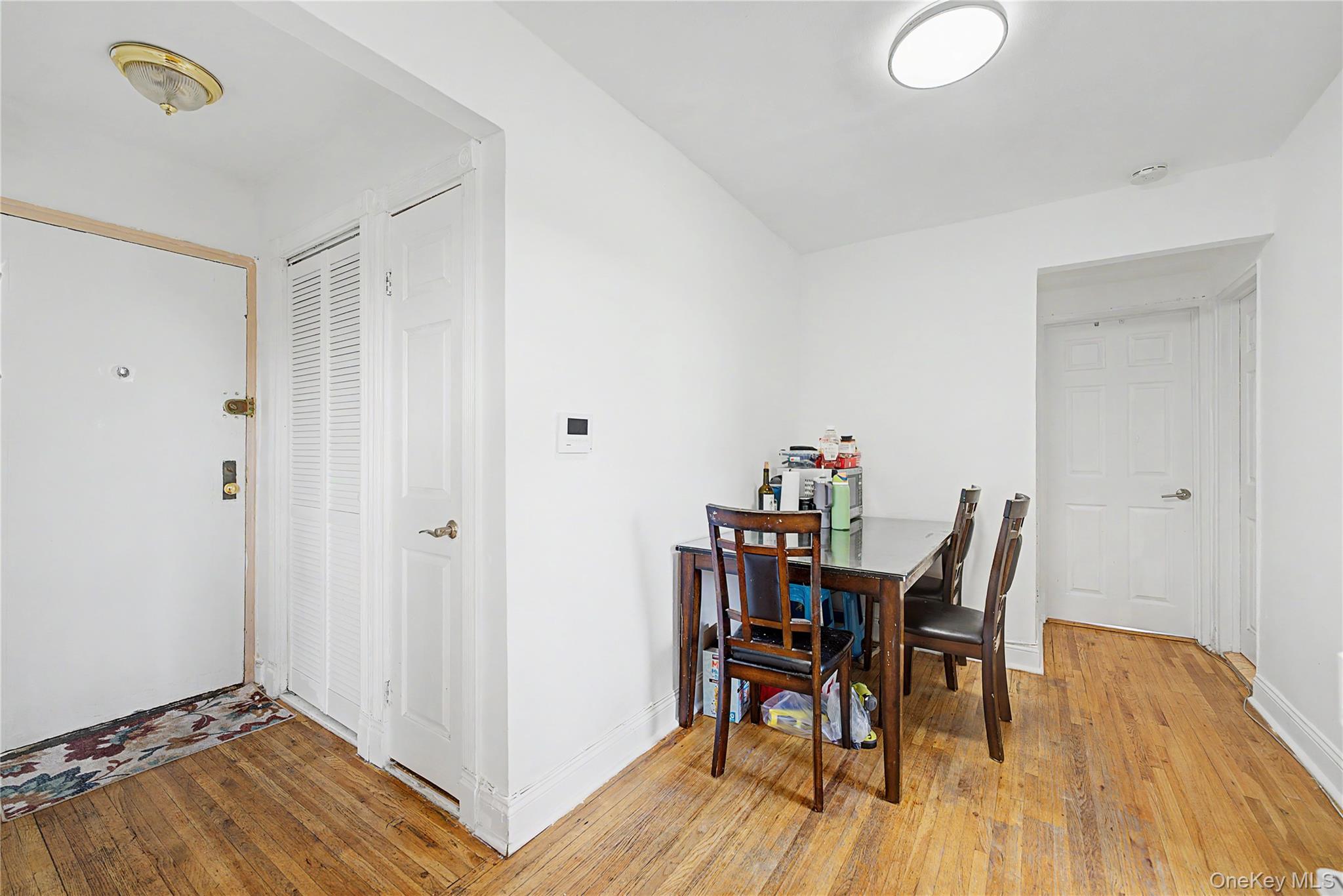 #4 photo, 7345 210th Street, クイーンズ区 Oakland Gardens , NY 11364