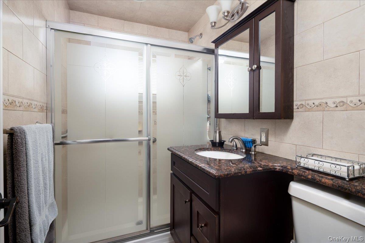 #14 photo, 35 Carnation Road, ナッソー郡 Levittown , NY 11756